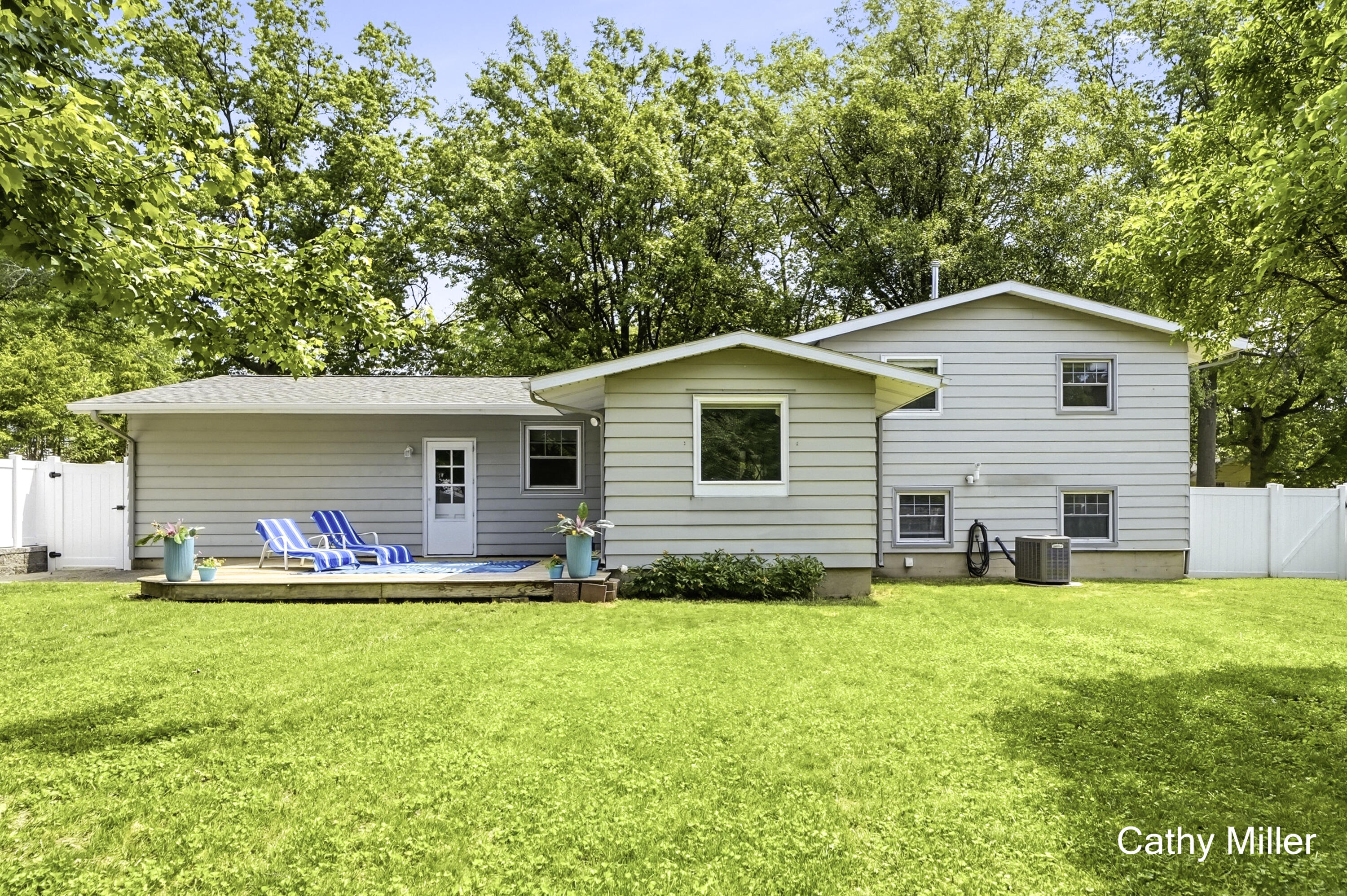 2223 Rosewood Avenue SE Grand Rapids MI 49506