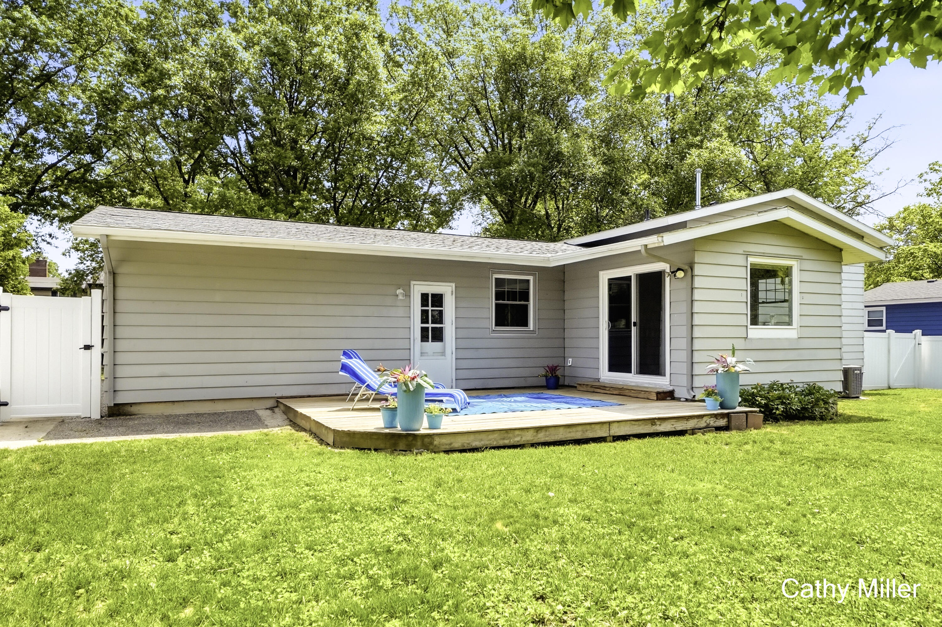 2223 Rosewood Avenue SE Grand Rapids MI 49506