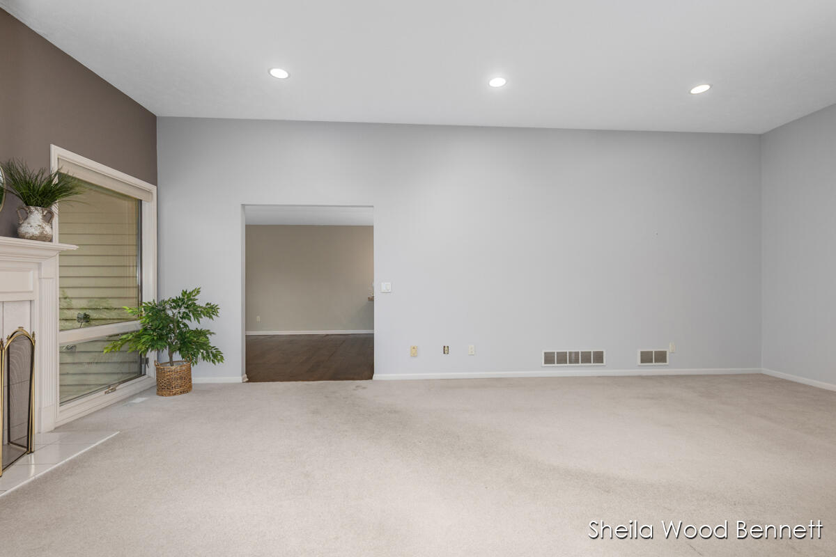 7023 Camelback Drive NE Rockford MI 49341