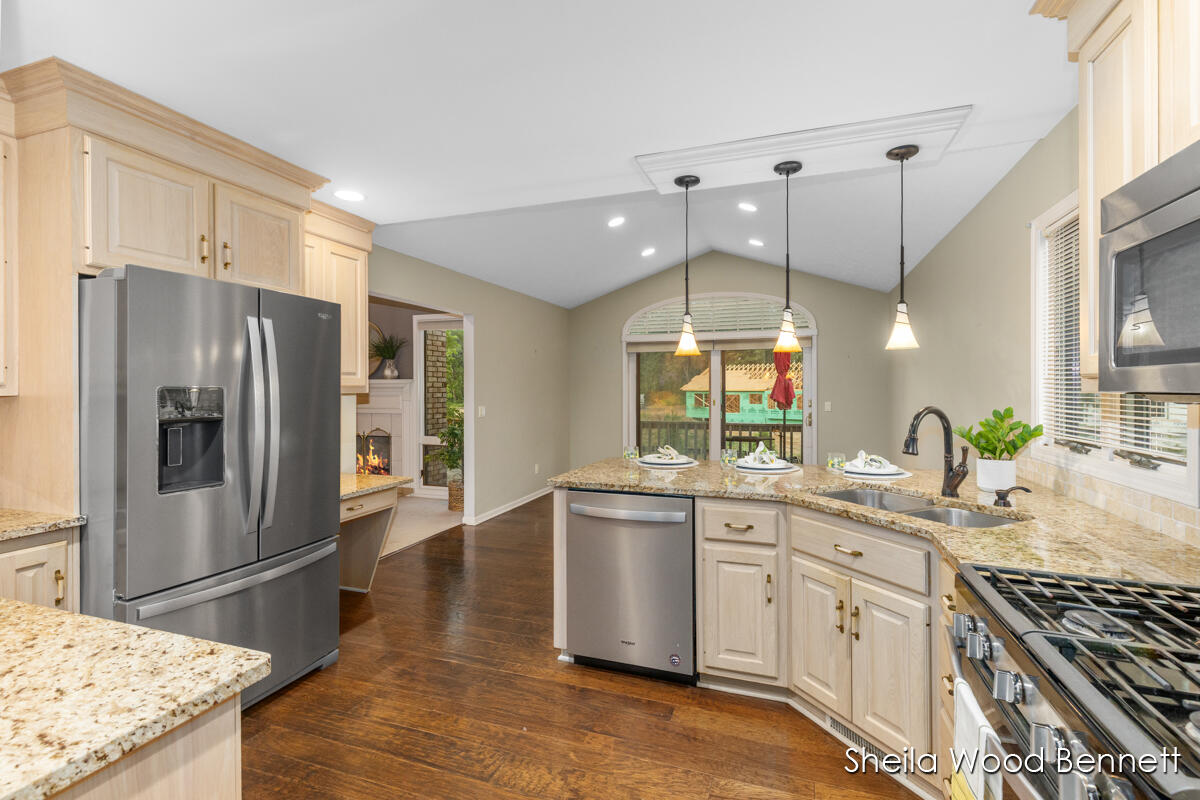 7023 Camelback Drive NE Rockford MI 49341