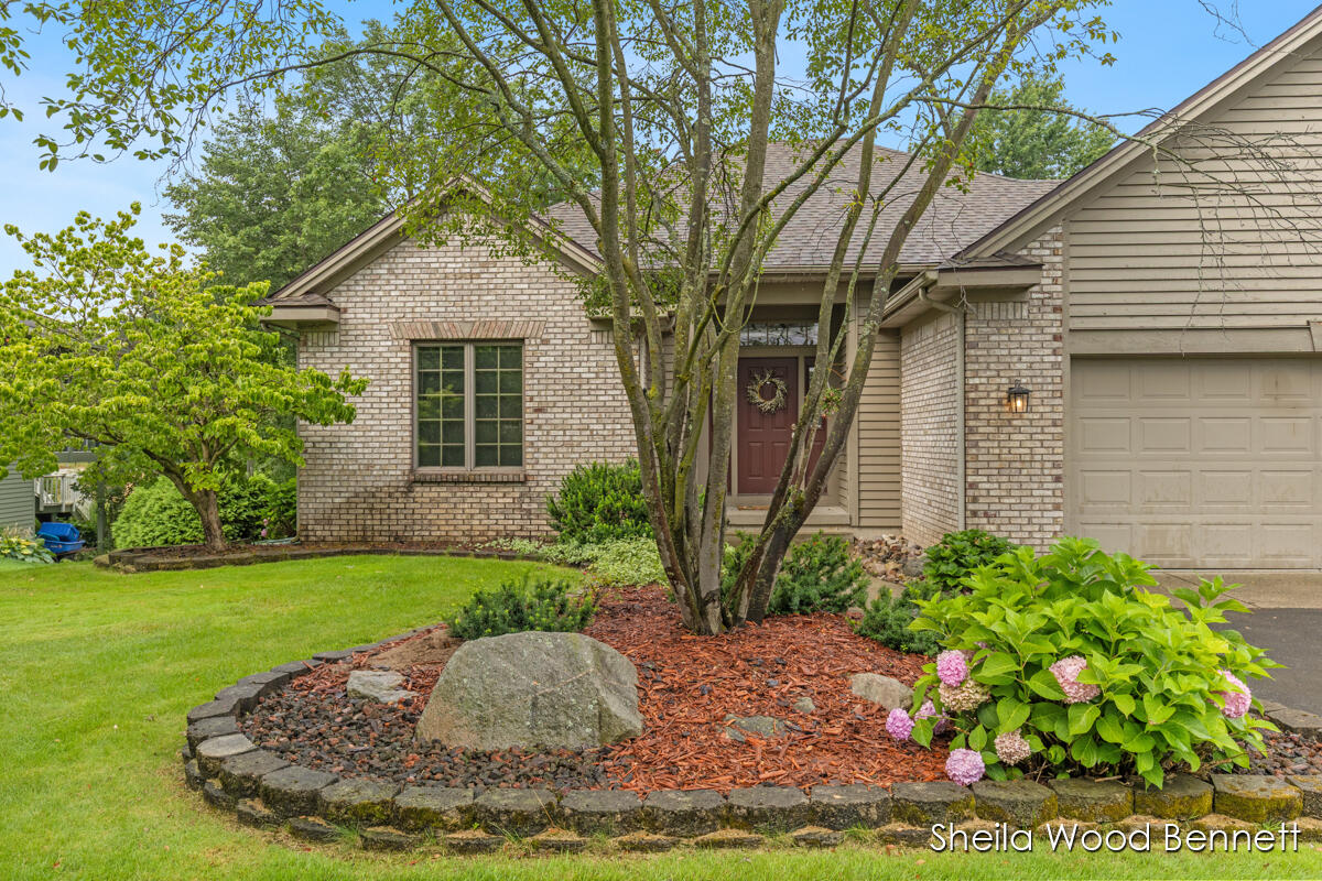 7023 Camelback Drive NE Rockford MI 49341