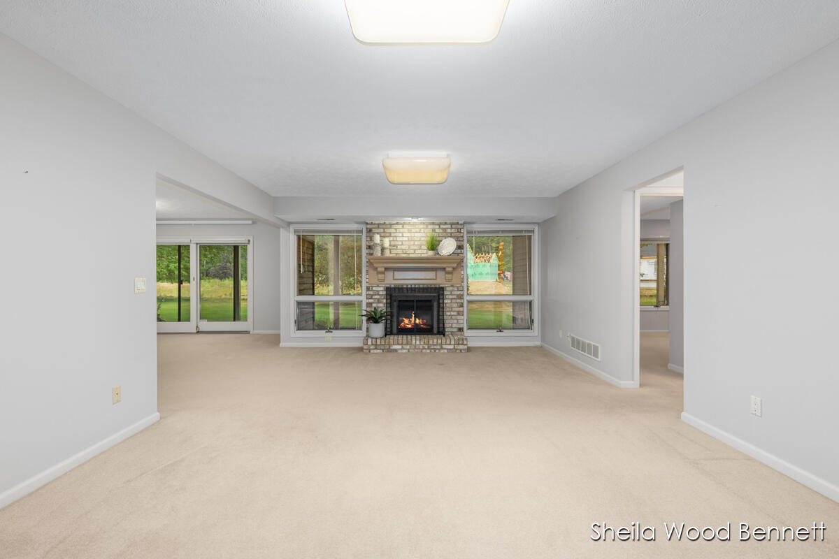 7023 Camelback Drive NE Rockford MI 49341