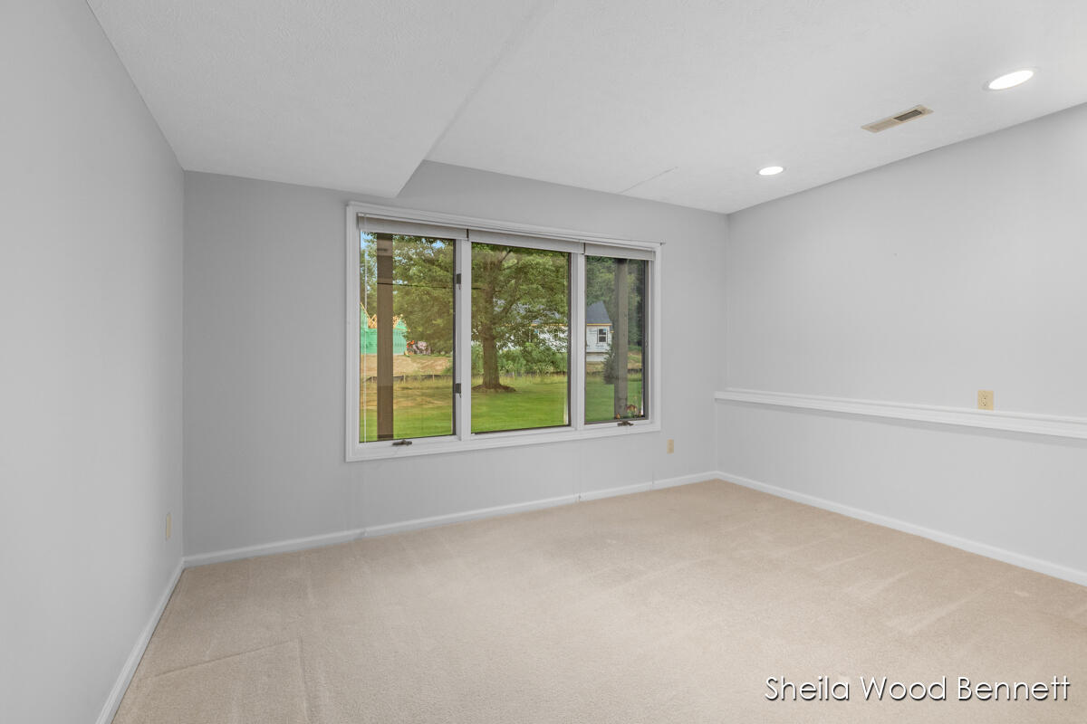 7023 Camelback Drive NE Rockford MI 49341