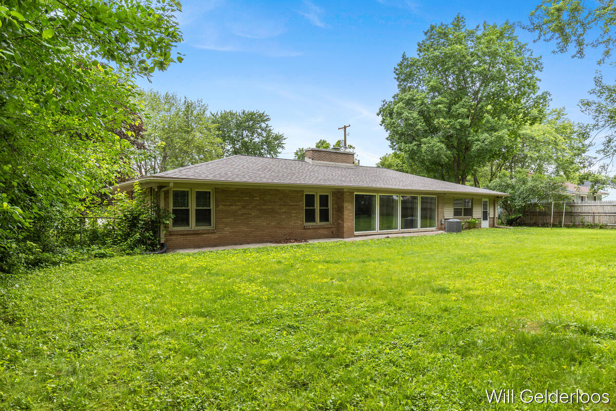 1938 Woodlawn Avenue SE Grand Rapids MI 49506