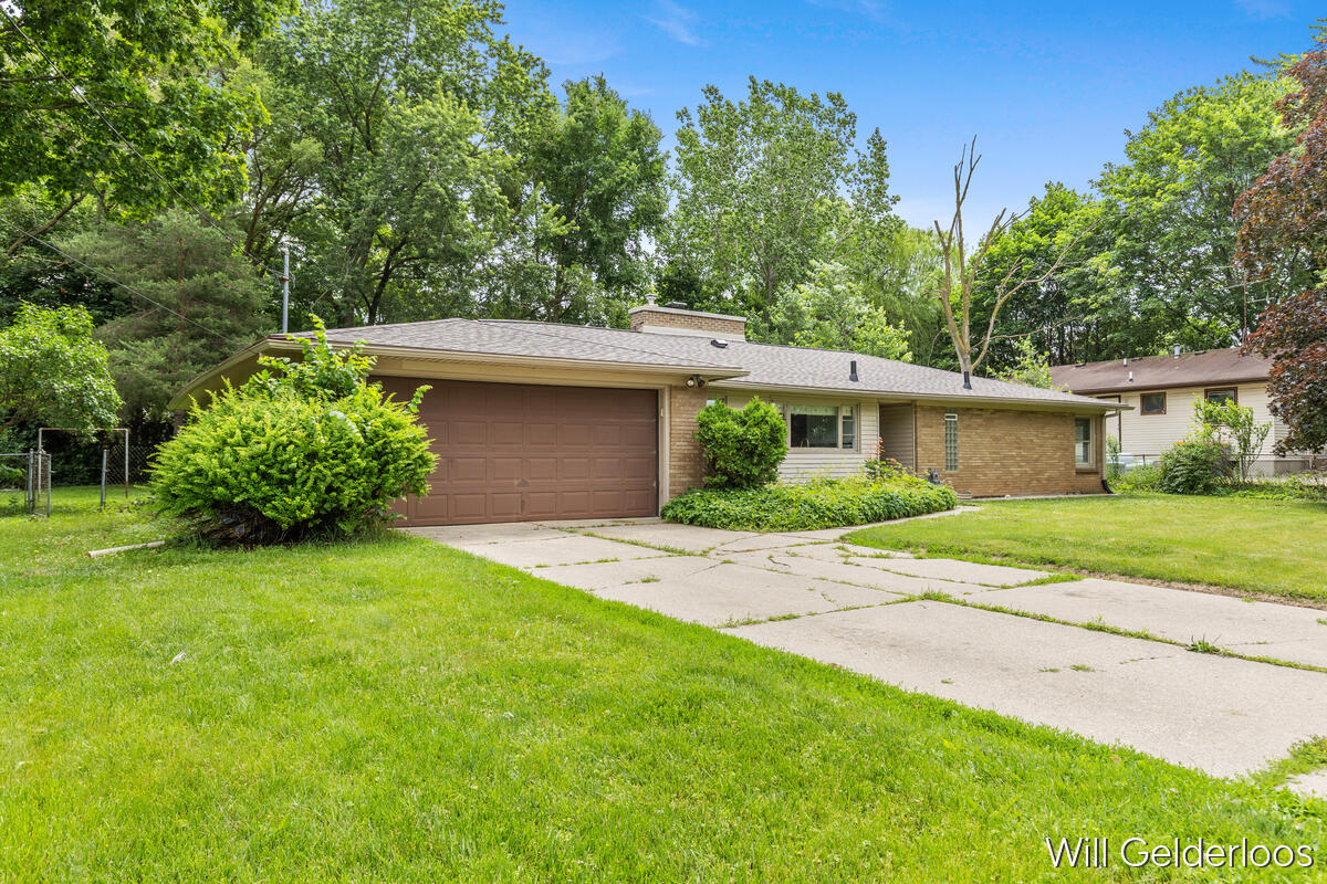 1938 Woodlawn Avenue SE Grand Rapids MI 49506