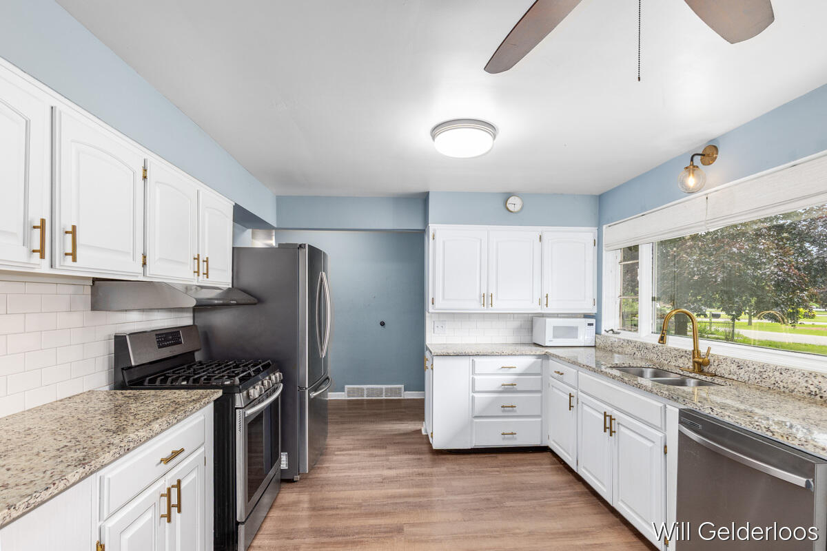 1938 Woodlawn Avenue SE Grand Rapids MI 49506