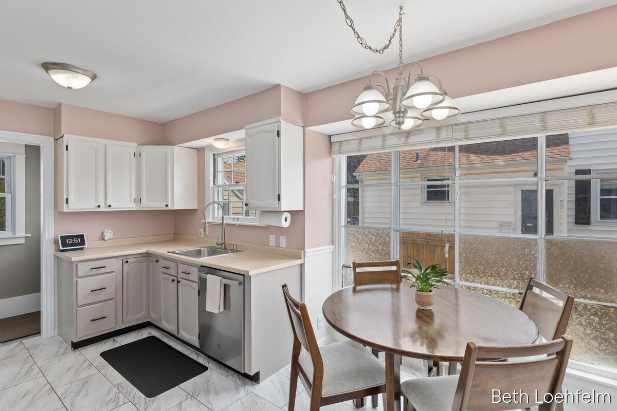 847 N Ottillia Street SE Grand Rapids MI 49507