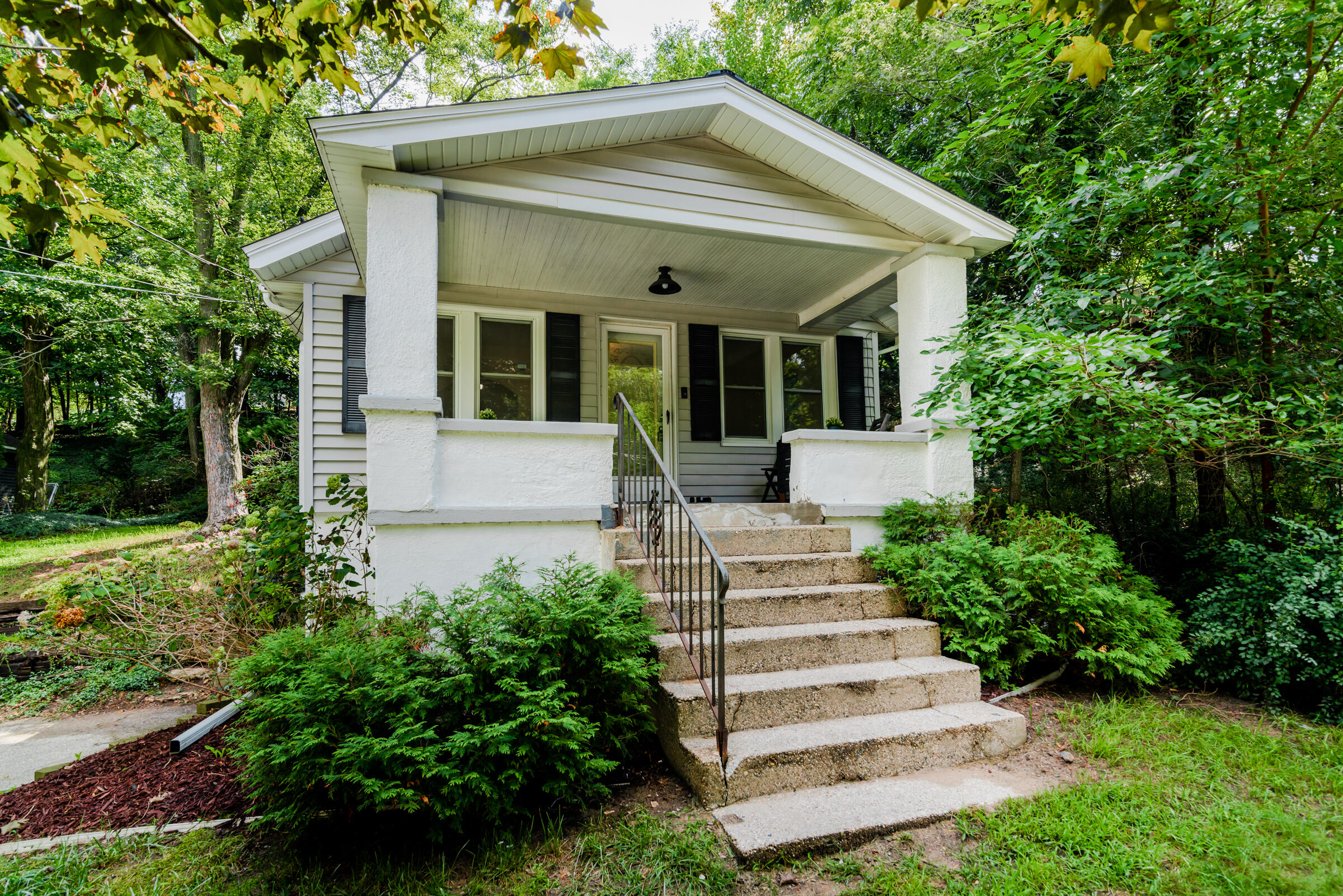 1054 Haines Street NW Grand Rapids MI 49504