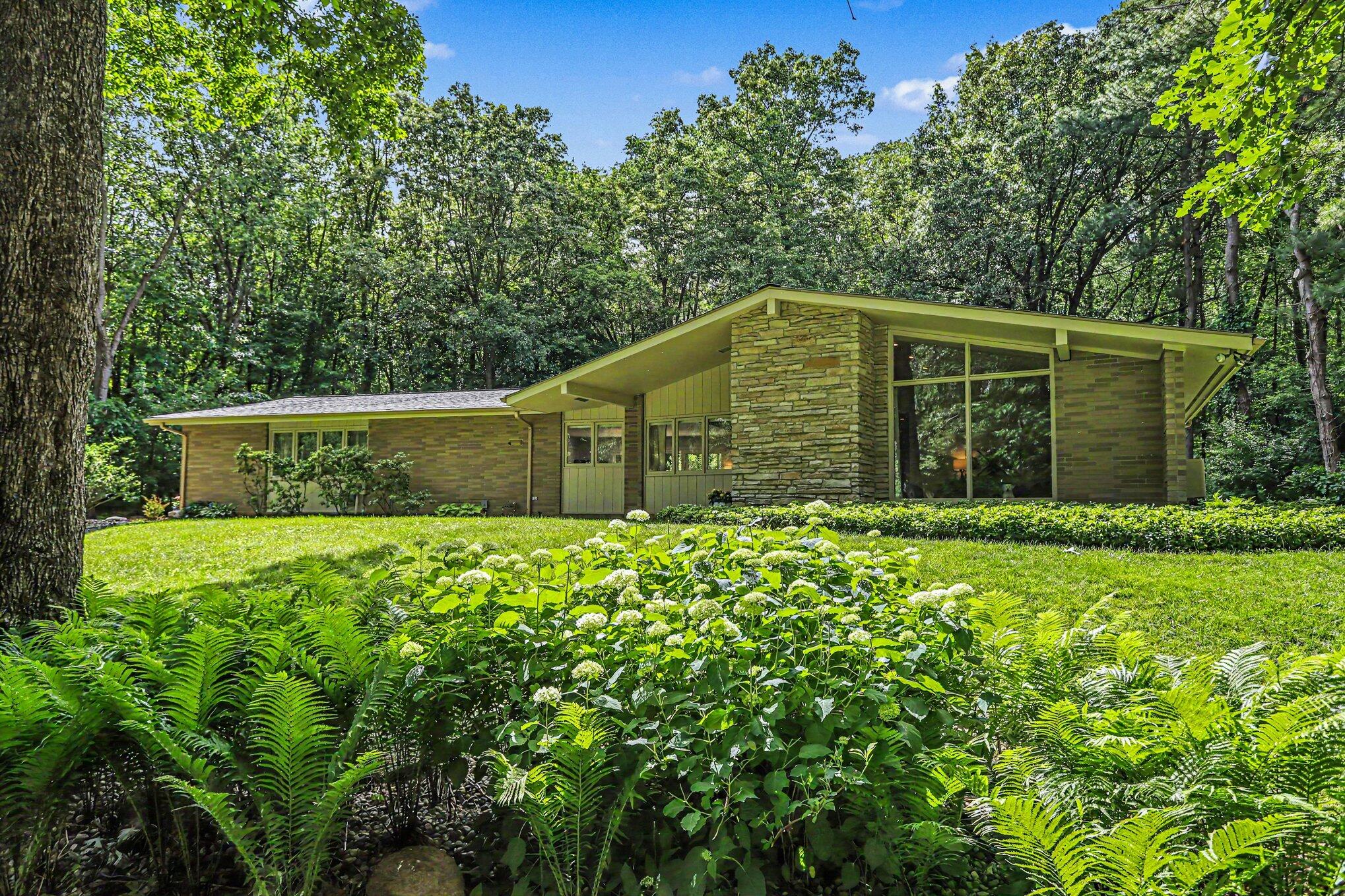 6028 Manorwood Drive Kalamazoo MI 49009