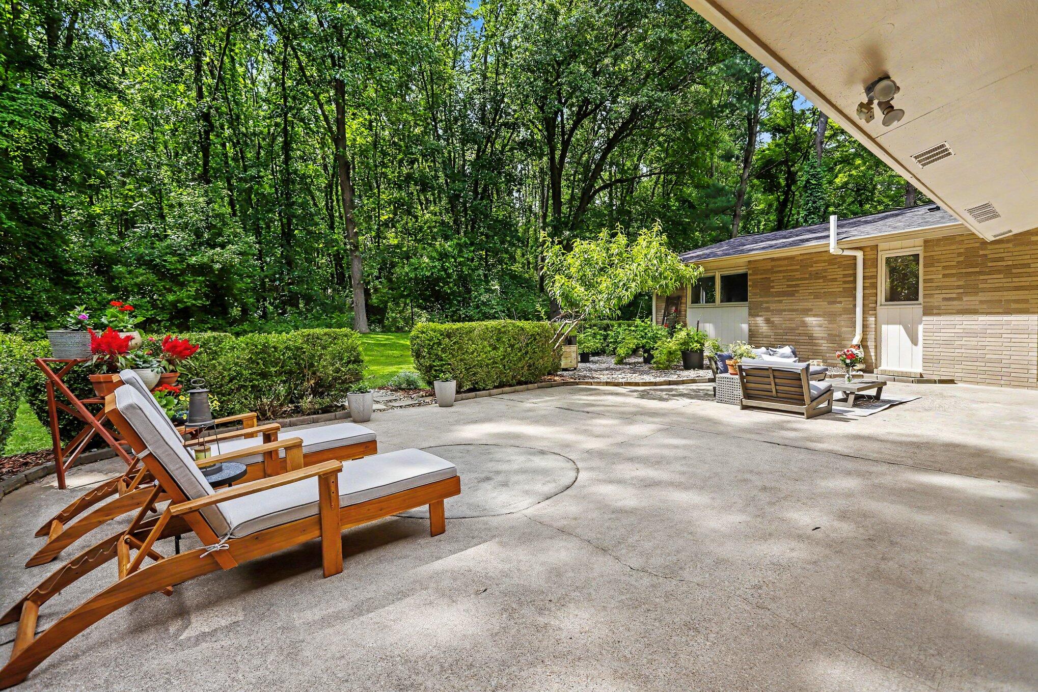 6028 Manorwood Drive Kalamazoo MI 49009