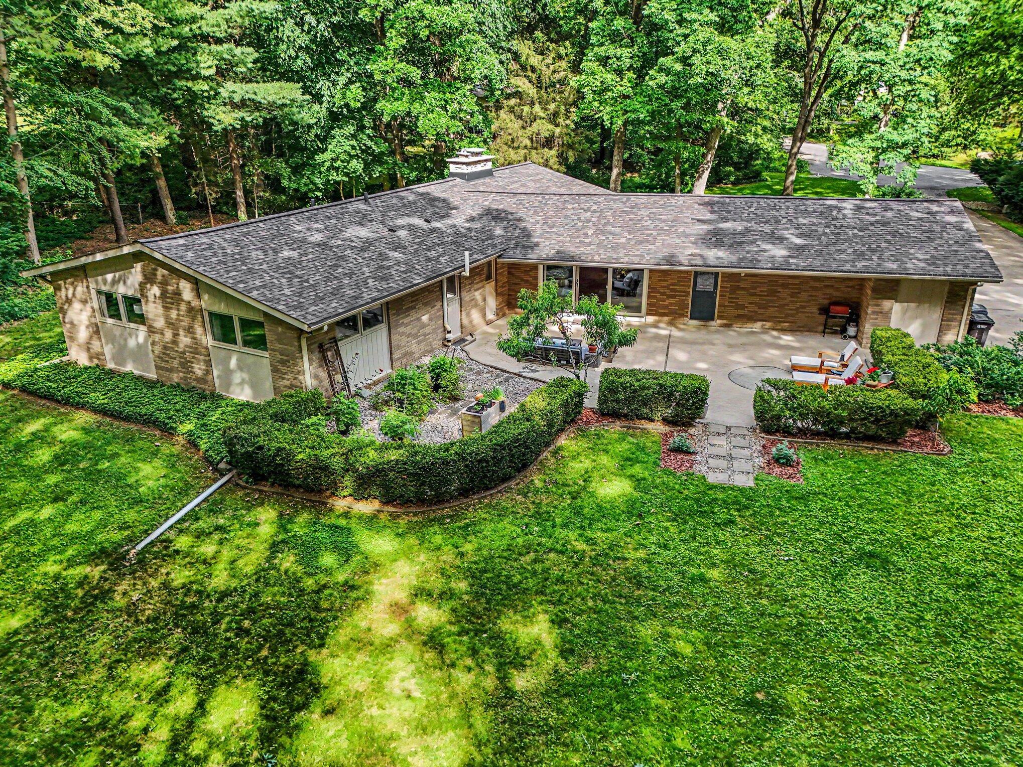 6028 Manorwood Drive Kalamazoo MI 49009