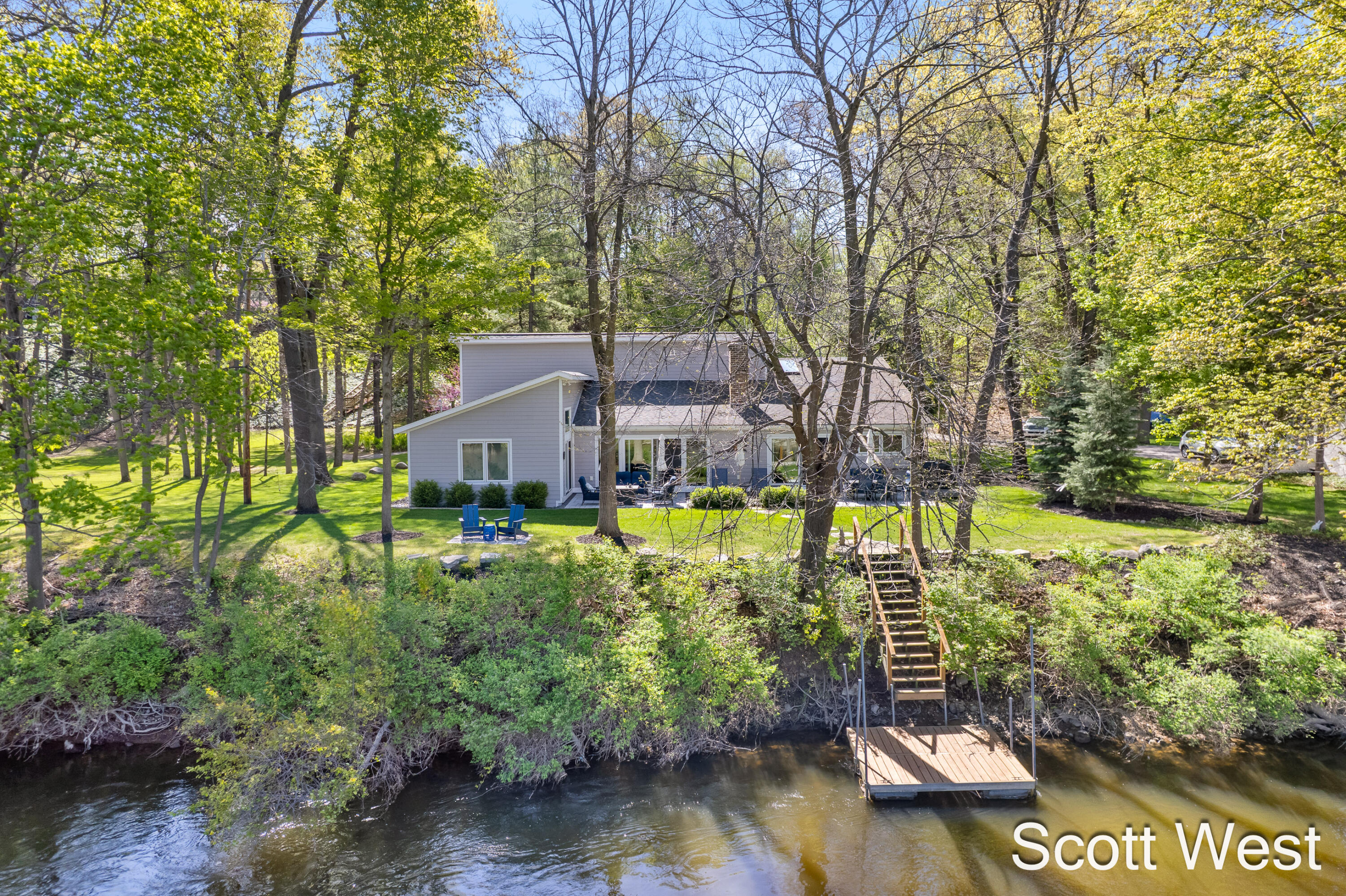 2909 Cascade Springs Drive SE Grand Rapids MI 49546