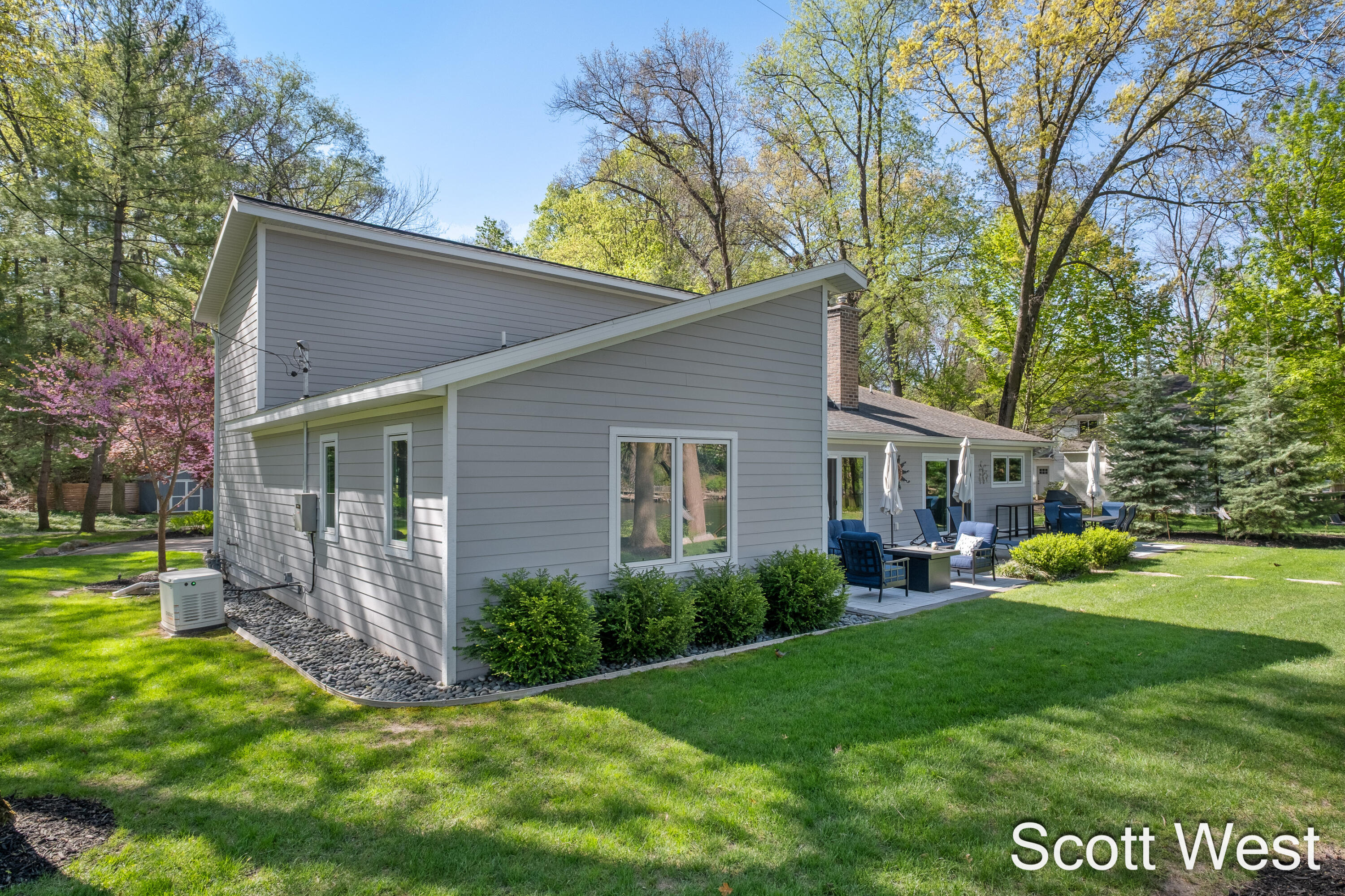 2909 Cascade Springs Drive SE Grand Rapids MI 49546