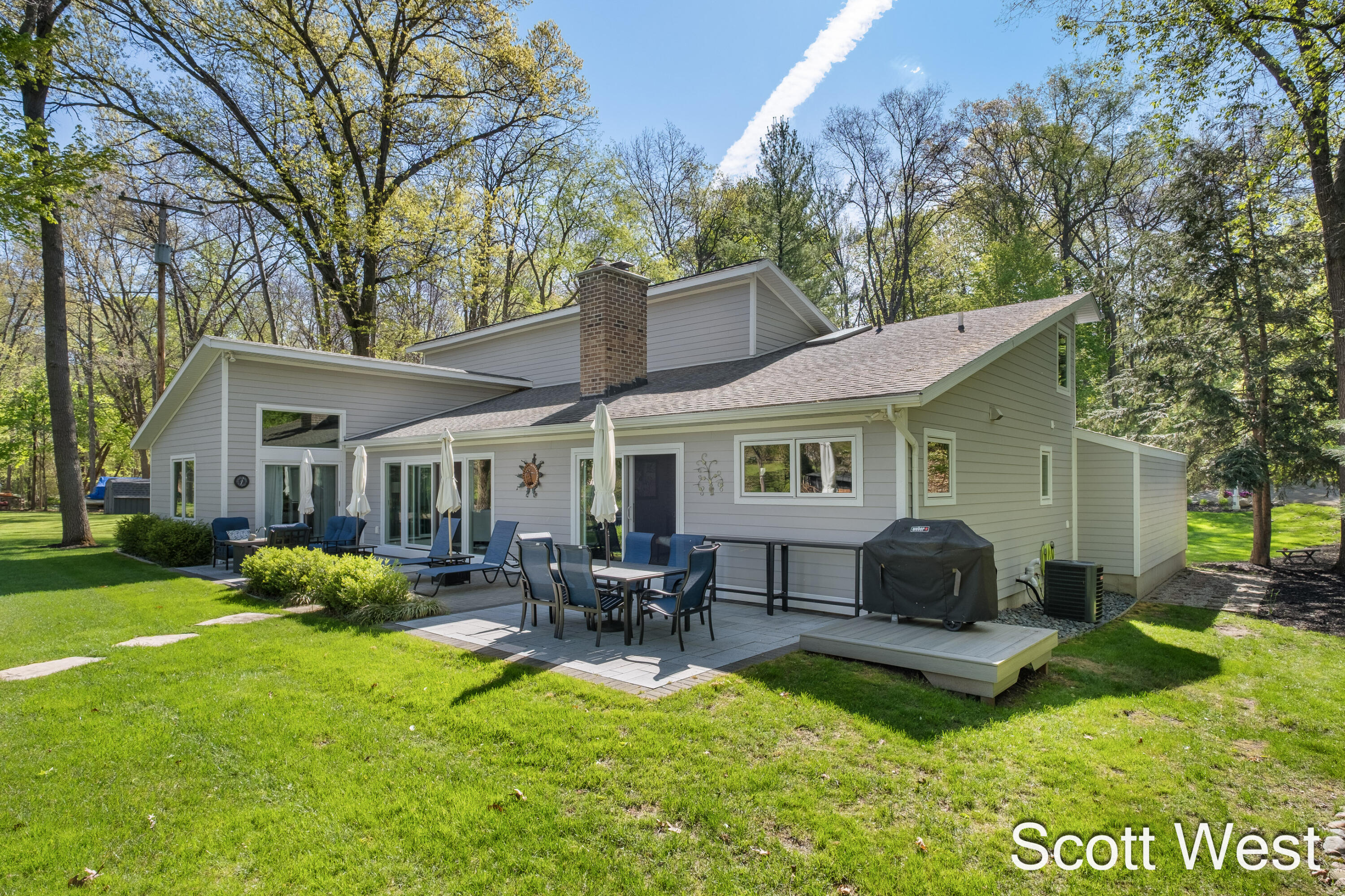2909 Cascade Springs Drive SE Grand Rapids MI 49546