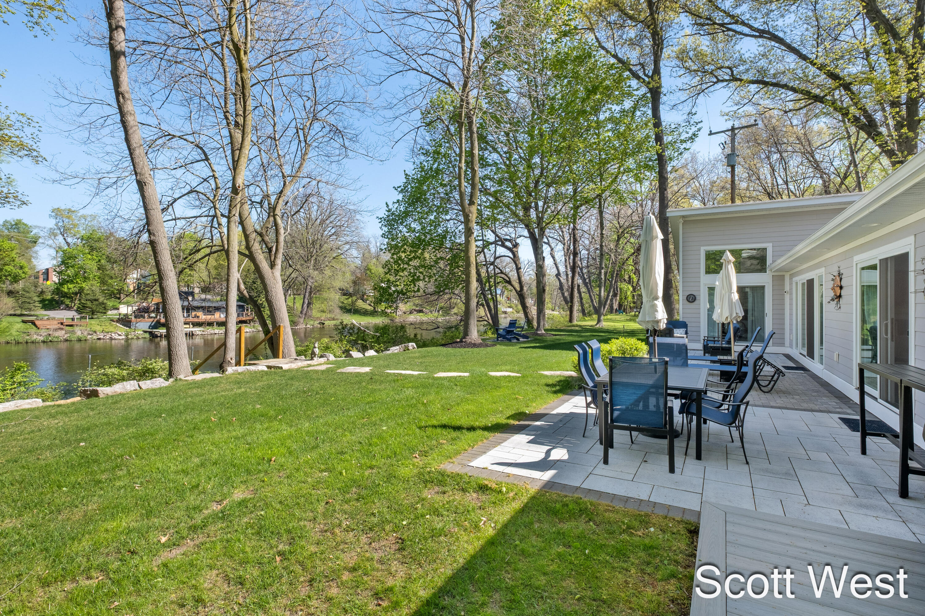 2909 Cascade Springs Drive SE Grand Rapids MI 49546