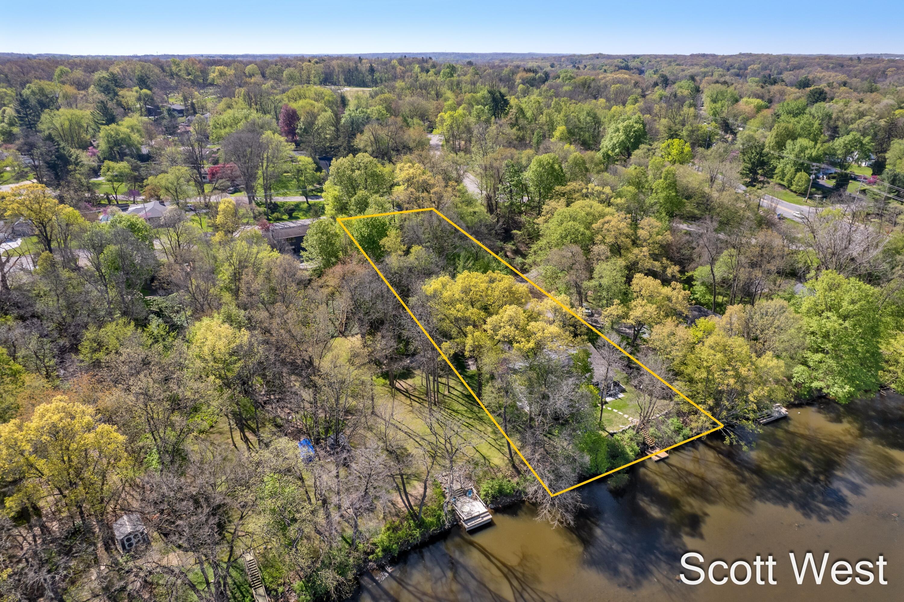 2909 Cascade Springs Drive SE Grand Rapids MI 49546