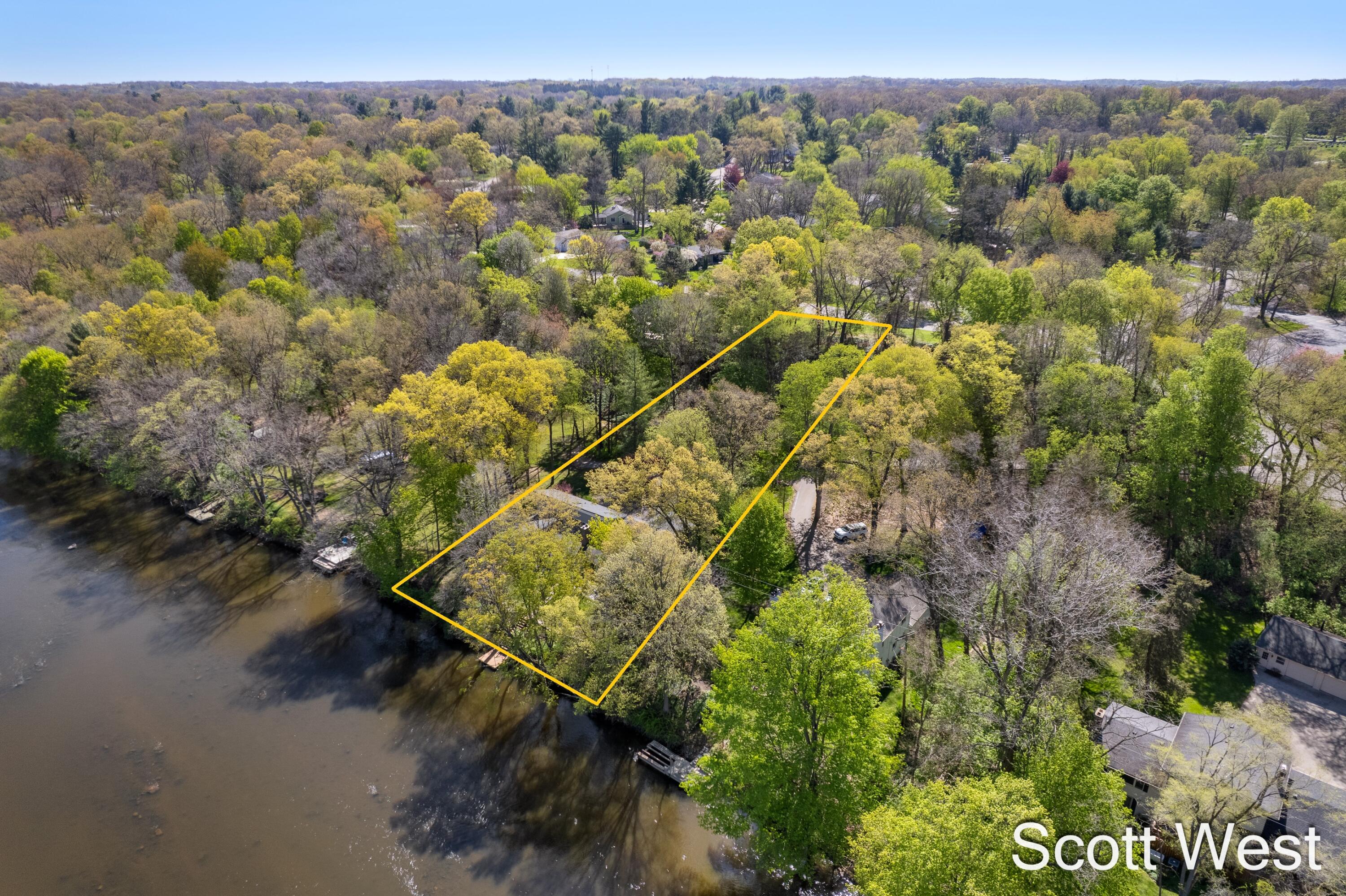 2909 Cascade Springs Drive SE Grand Rapids MI 49546