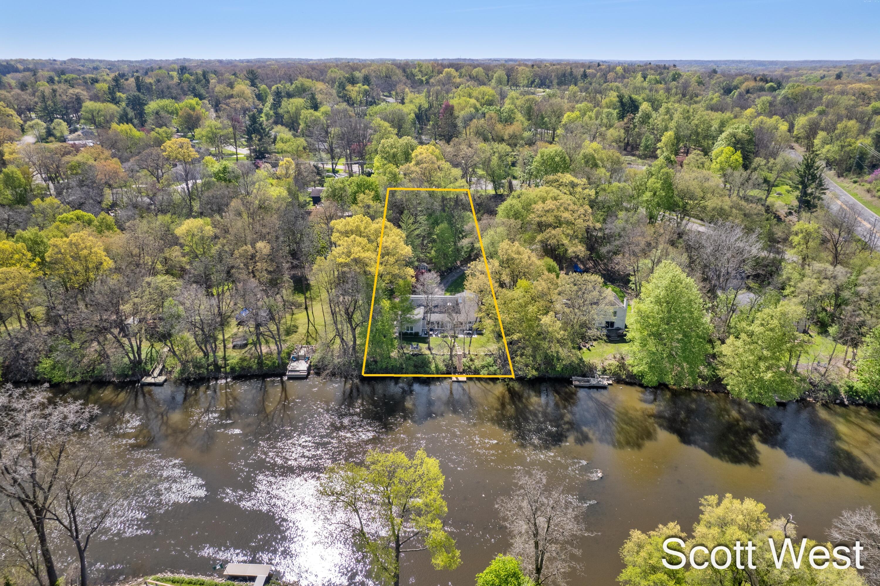 2909 Cascade Springs Drive SE Grand Rapids MI 49546