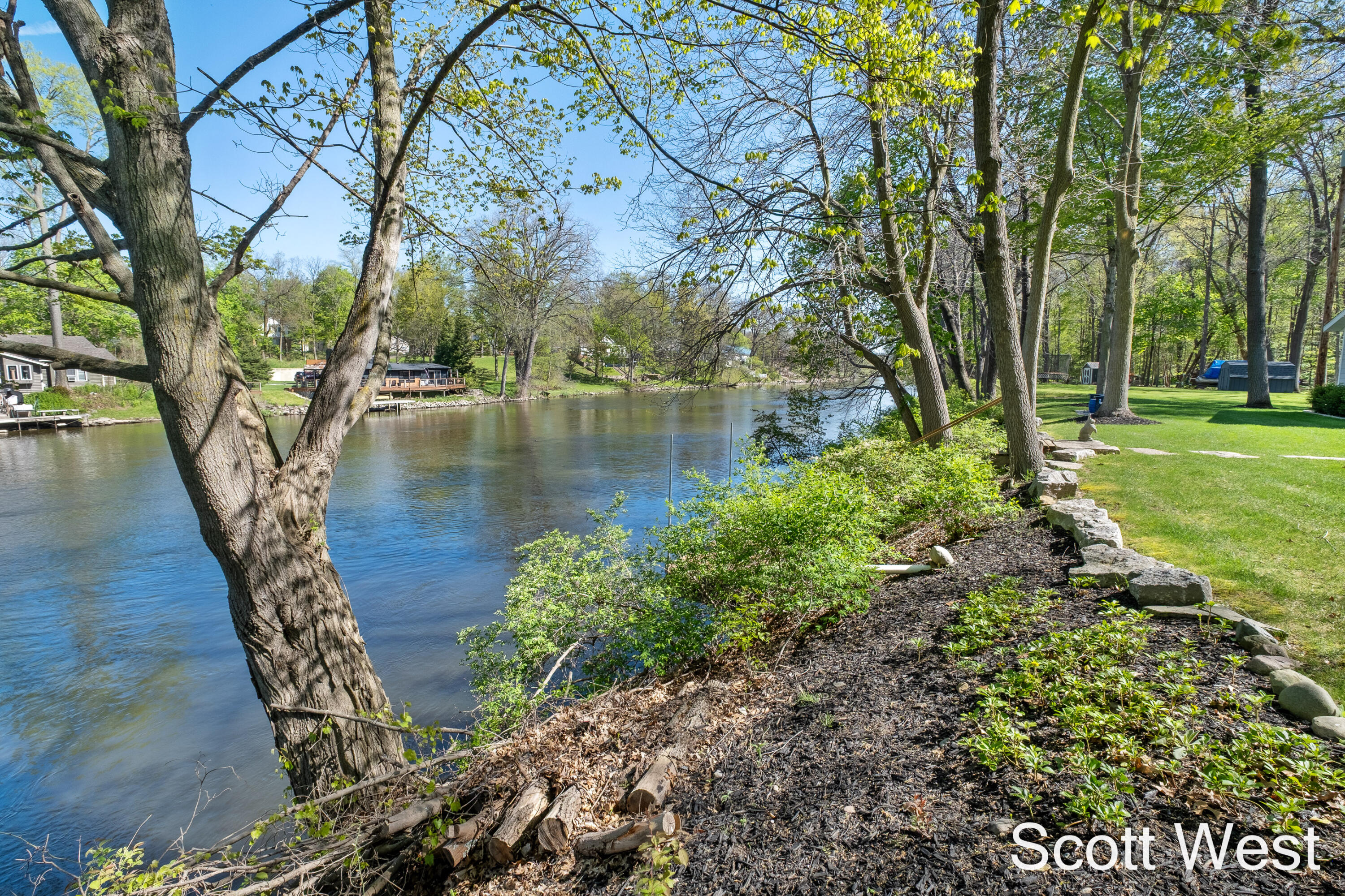 2909 Cascade Springs Drive SE Grand Rapids MI 49546