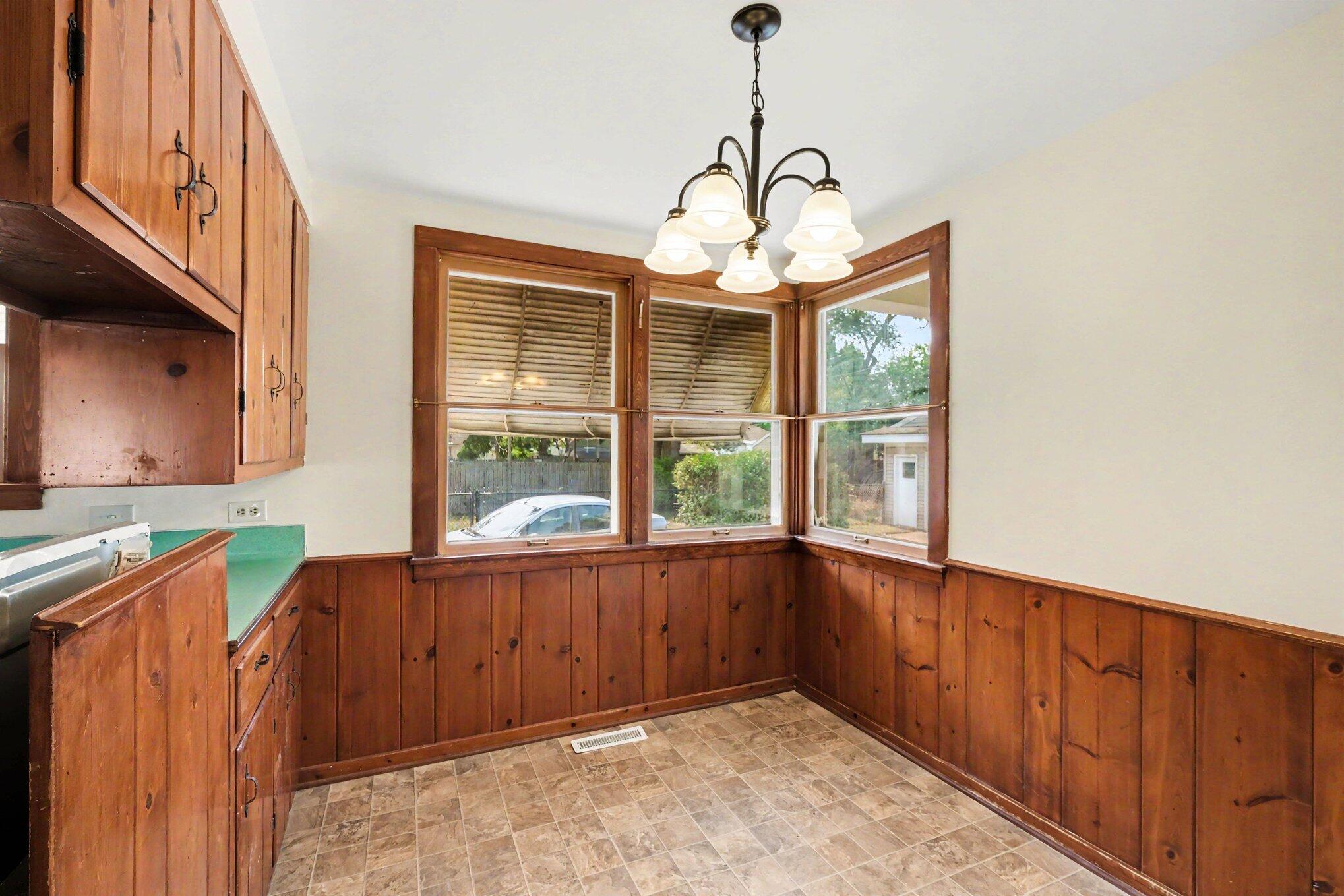 360 W 18th Street Holland MI 49423