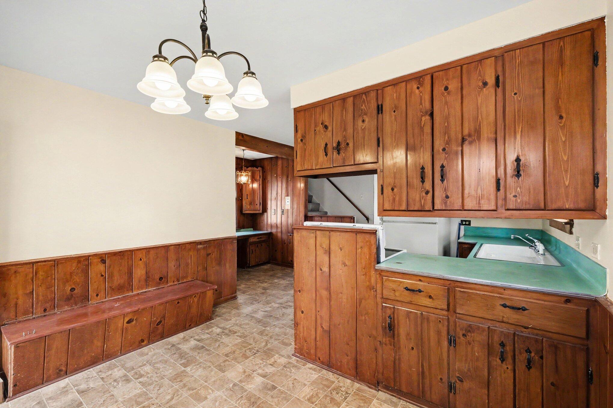 360 W 18th Street Holland MI 49423