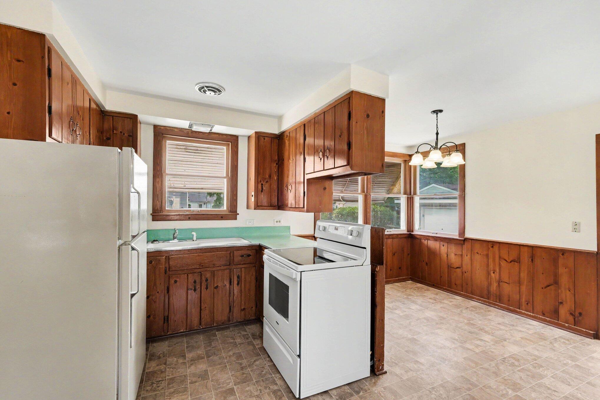 360 W 18th Street Holland MI 49423