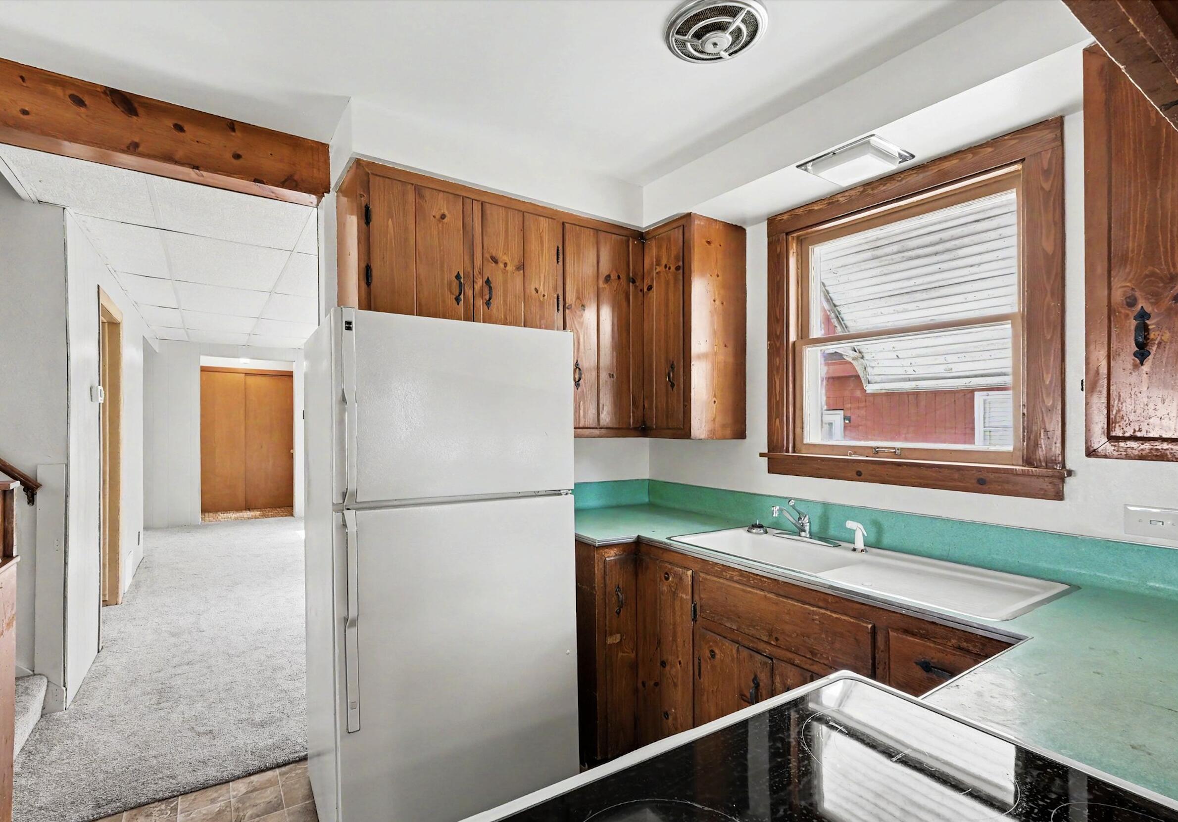 360 W 18th Street Holland MI 49423