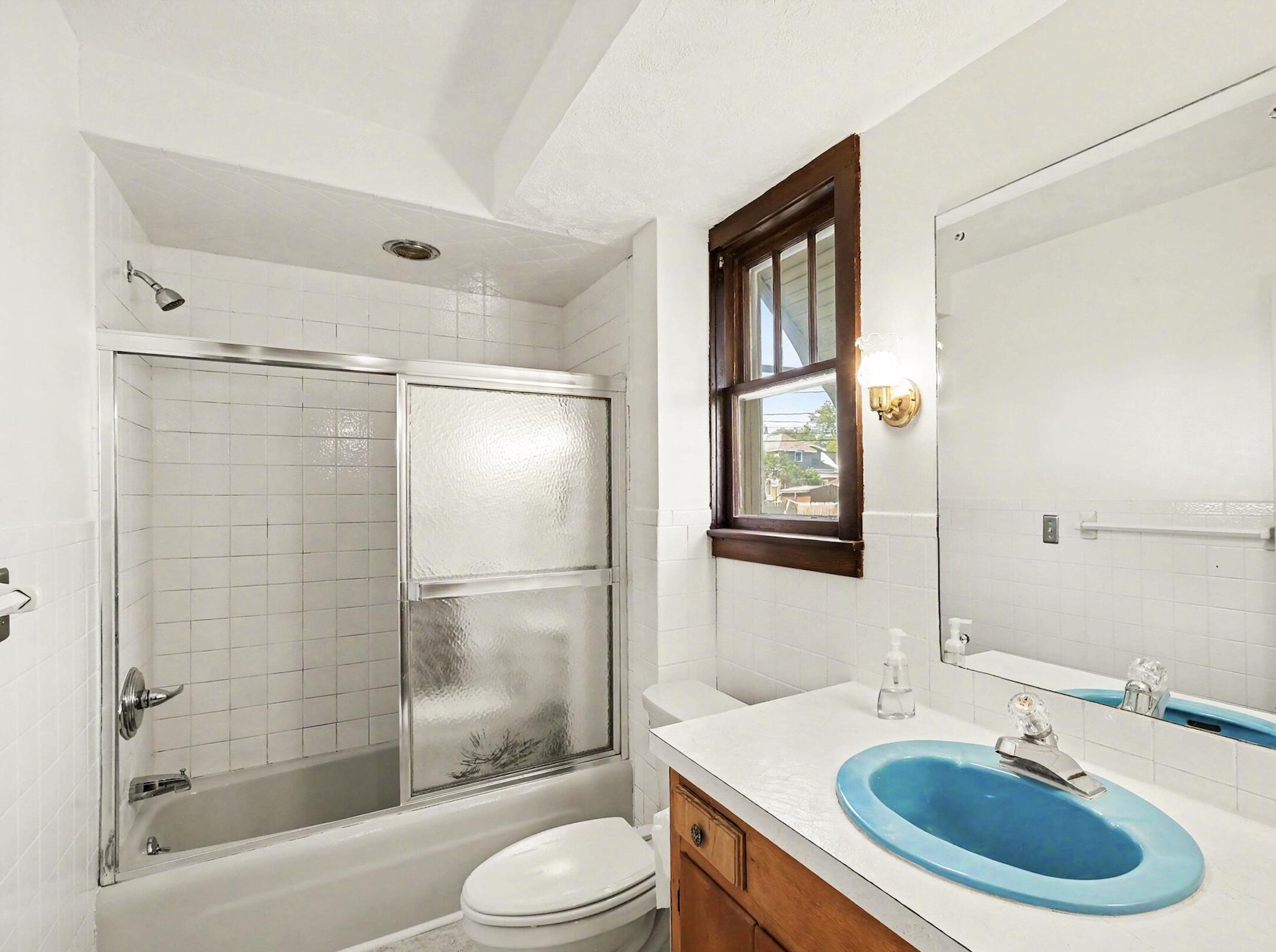 360 W 18th Street Holland MI 49423