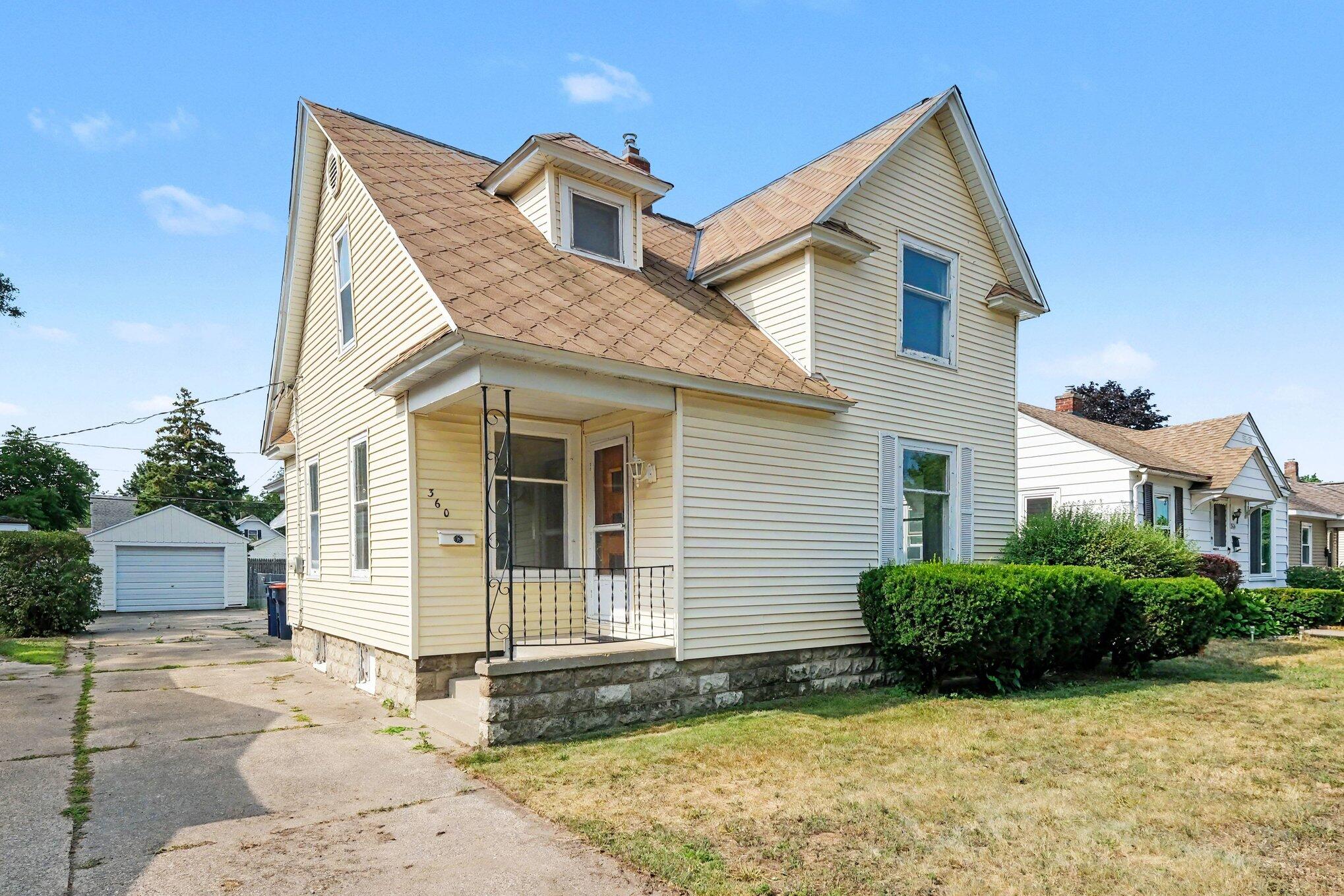 360 W 18th Street Holland MI 49423