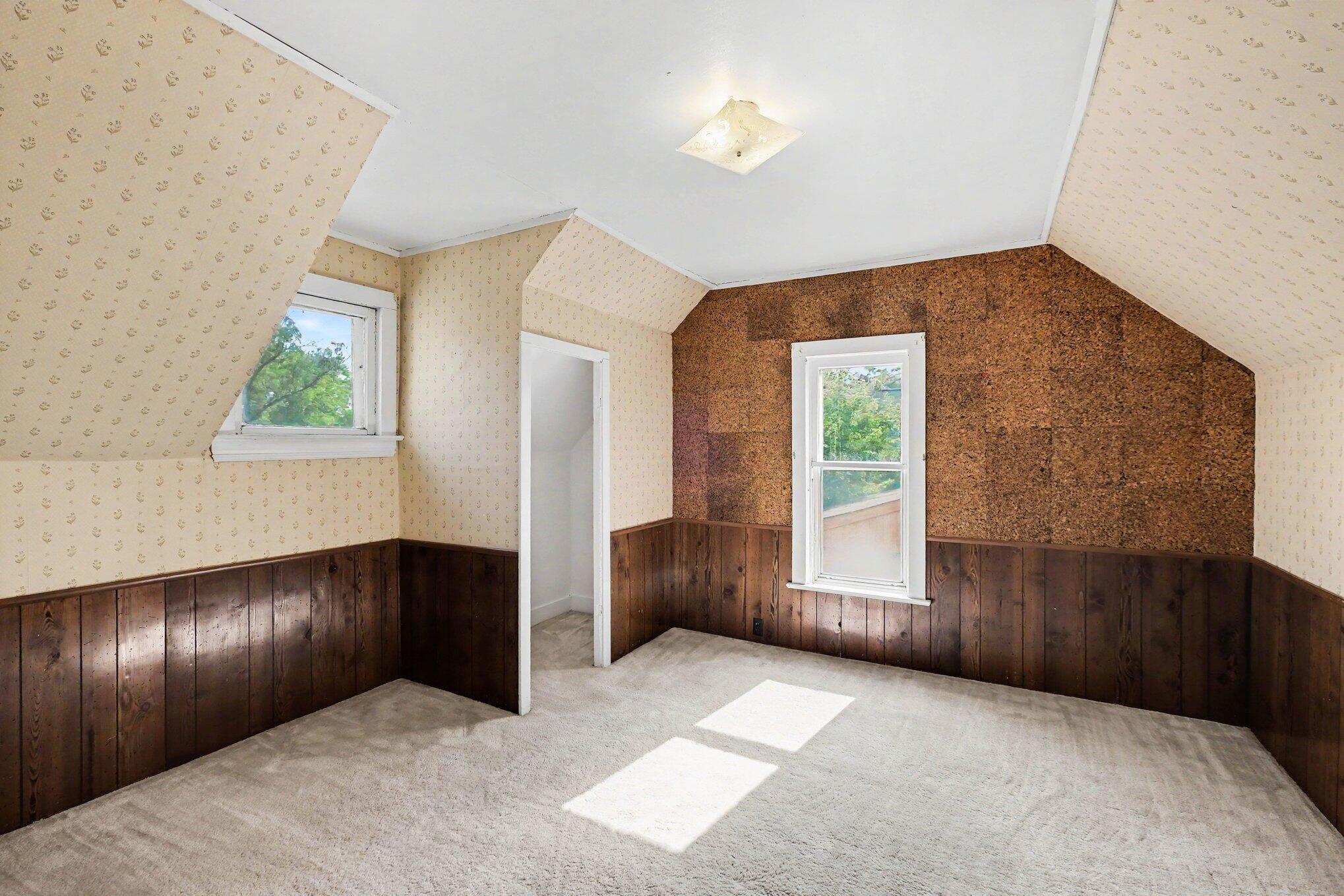 360 W 18th Street Holland MI 49423