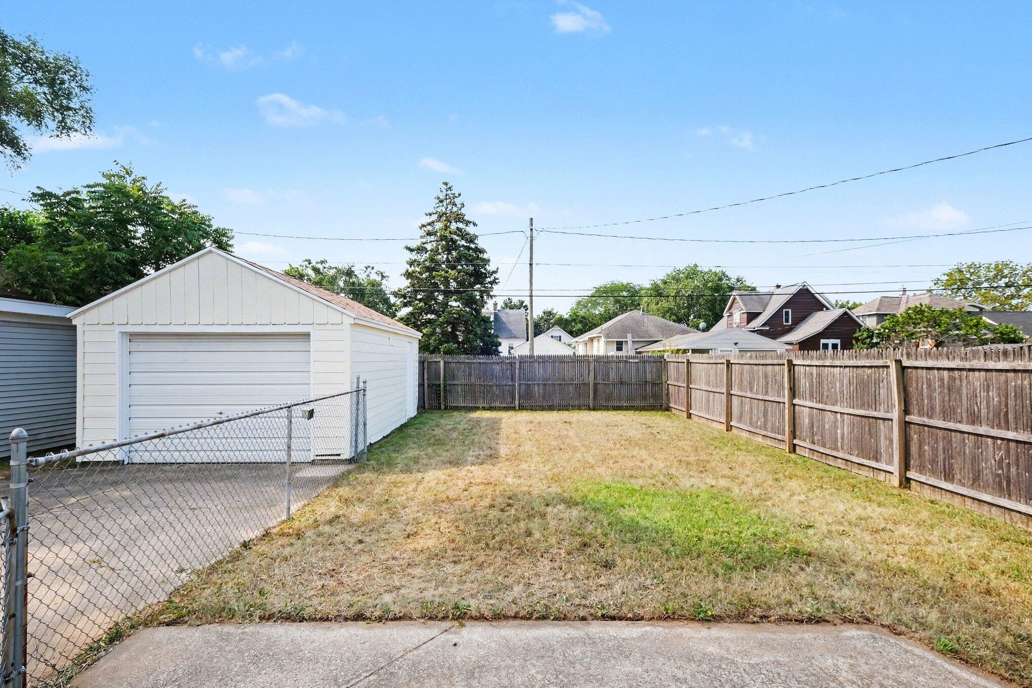 360 W 18th Street Holland MI 49423