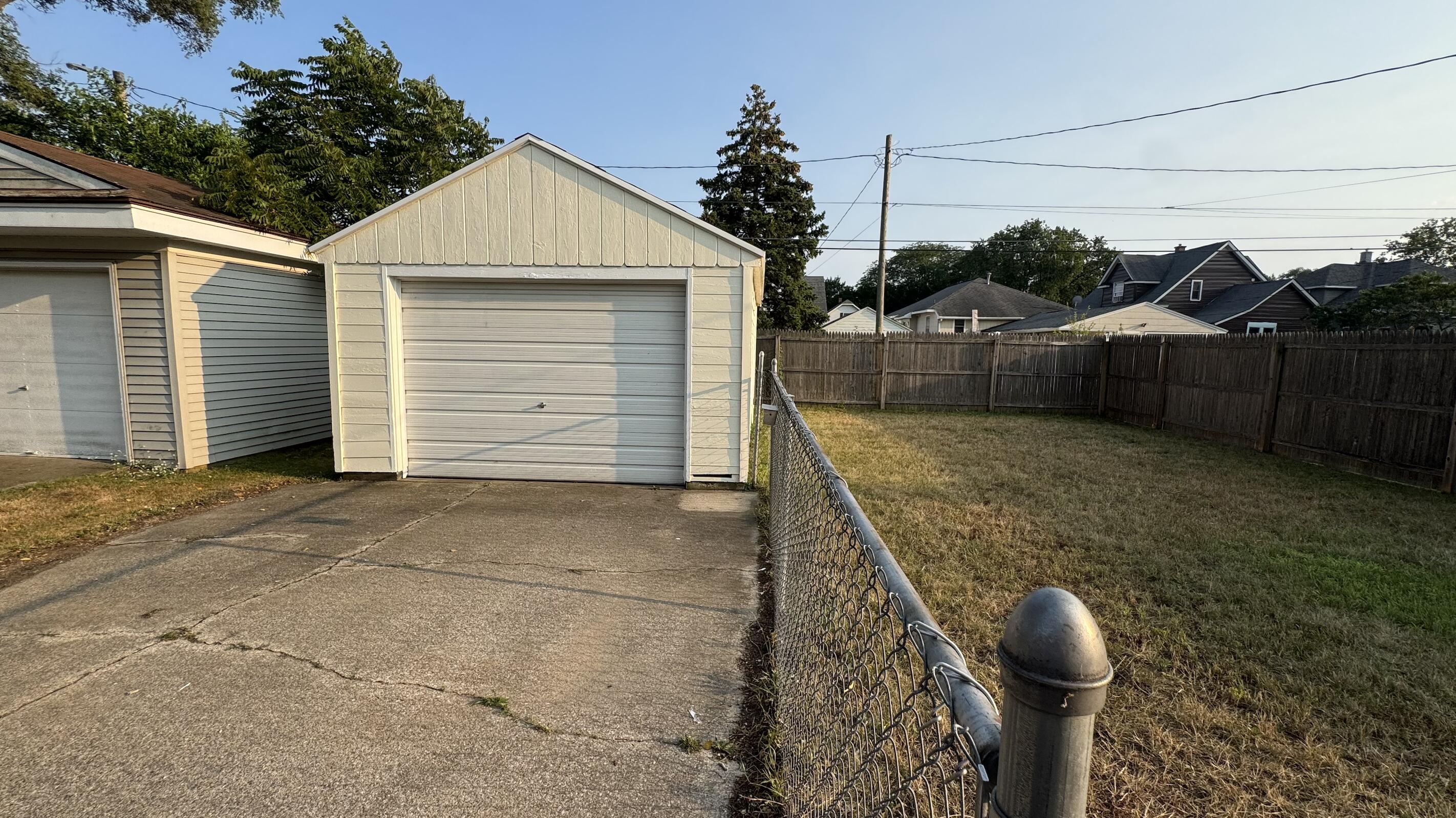 360 W 18th Street Holland MI 49423