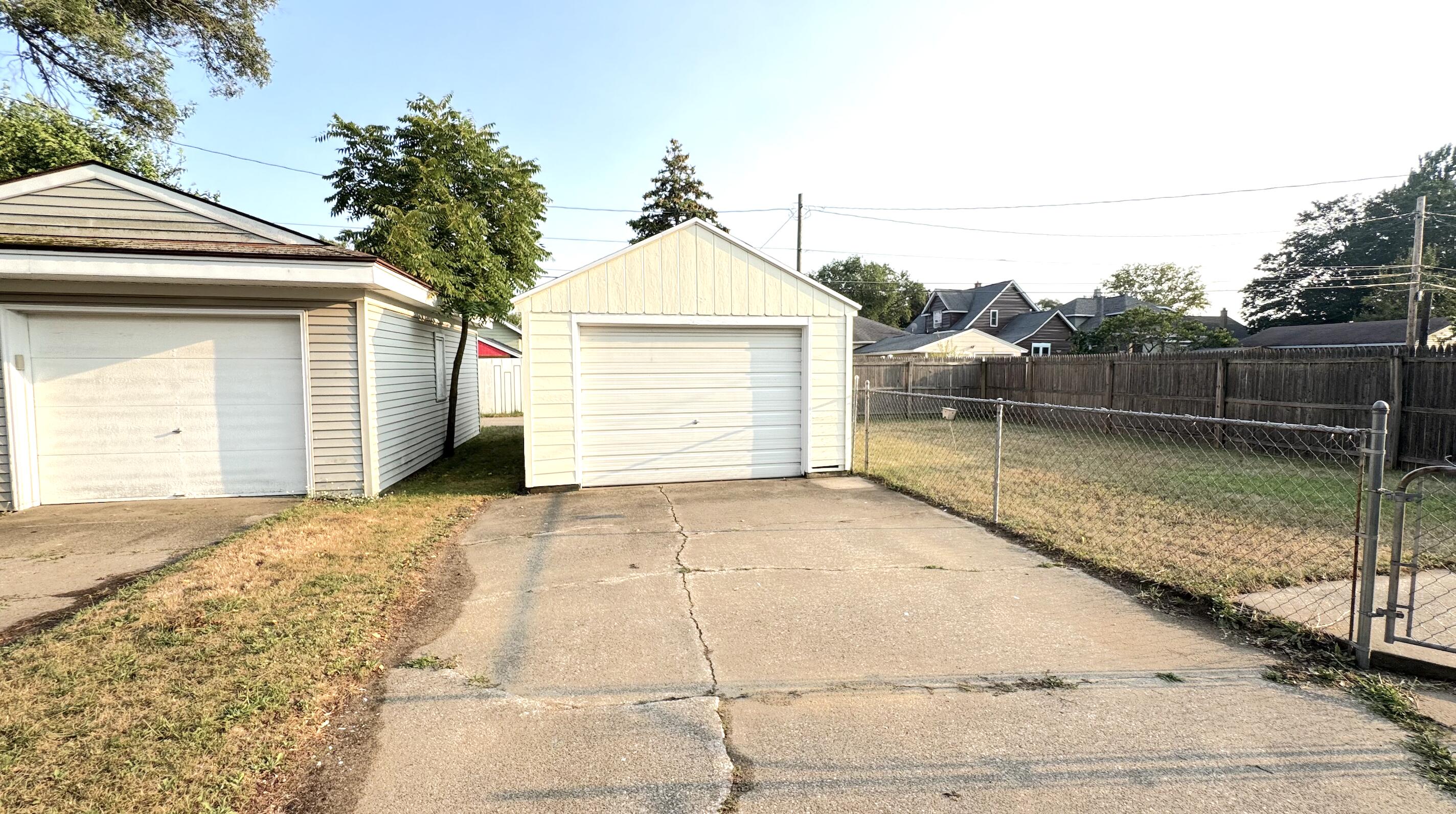 360 W 18th Street Holland MI 49423
