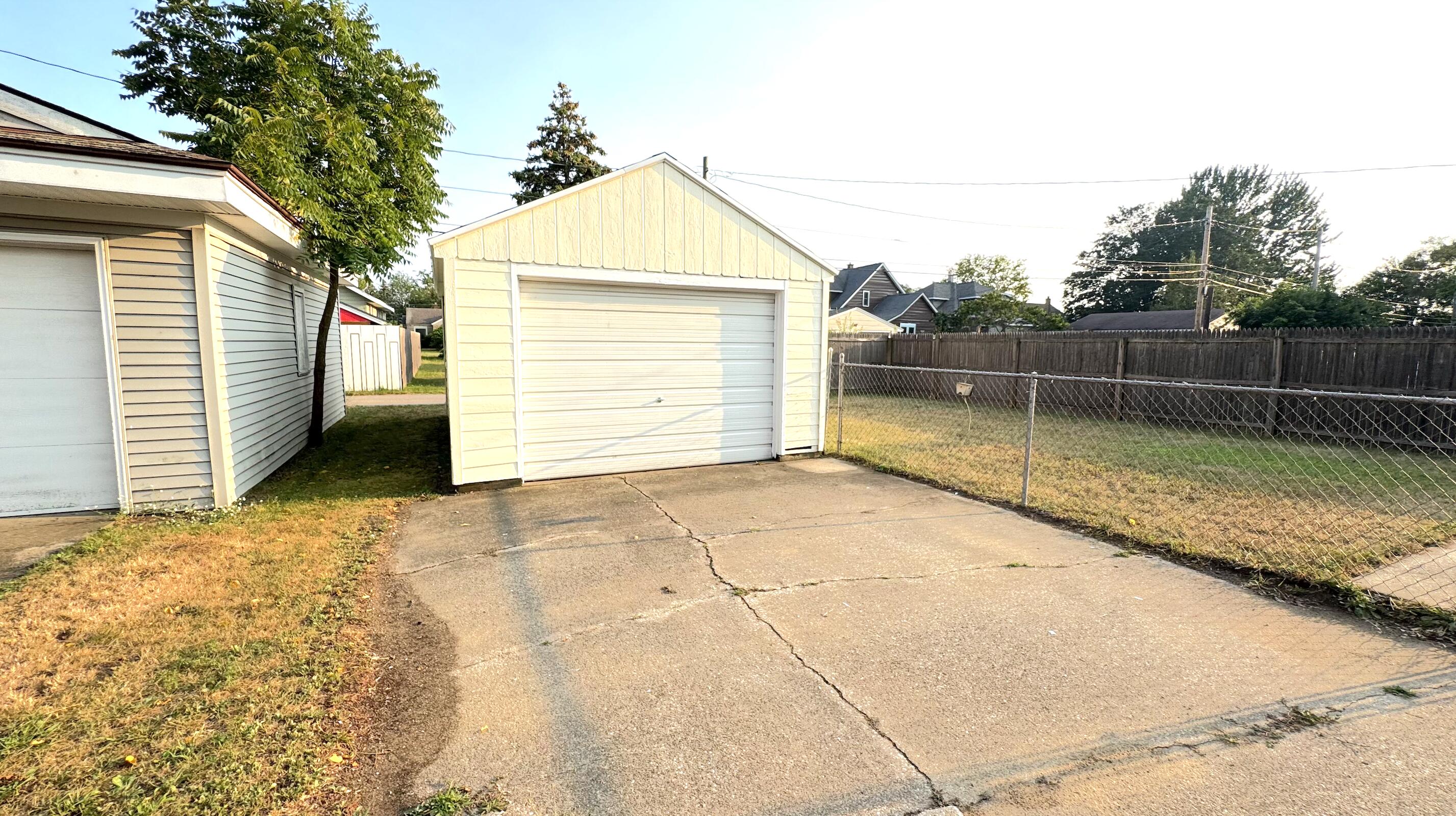 360 W 18th Street Holland MI 49423