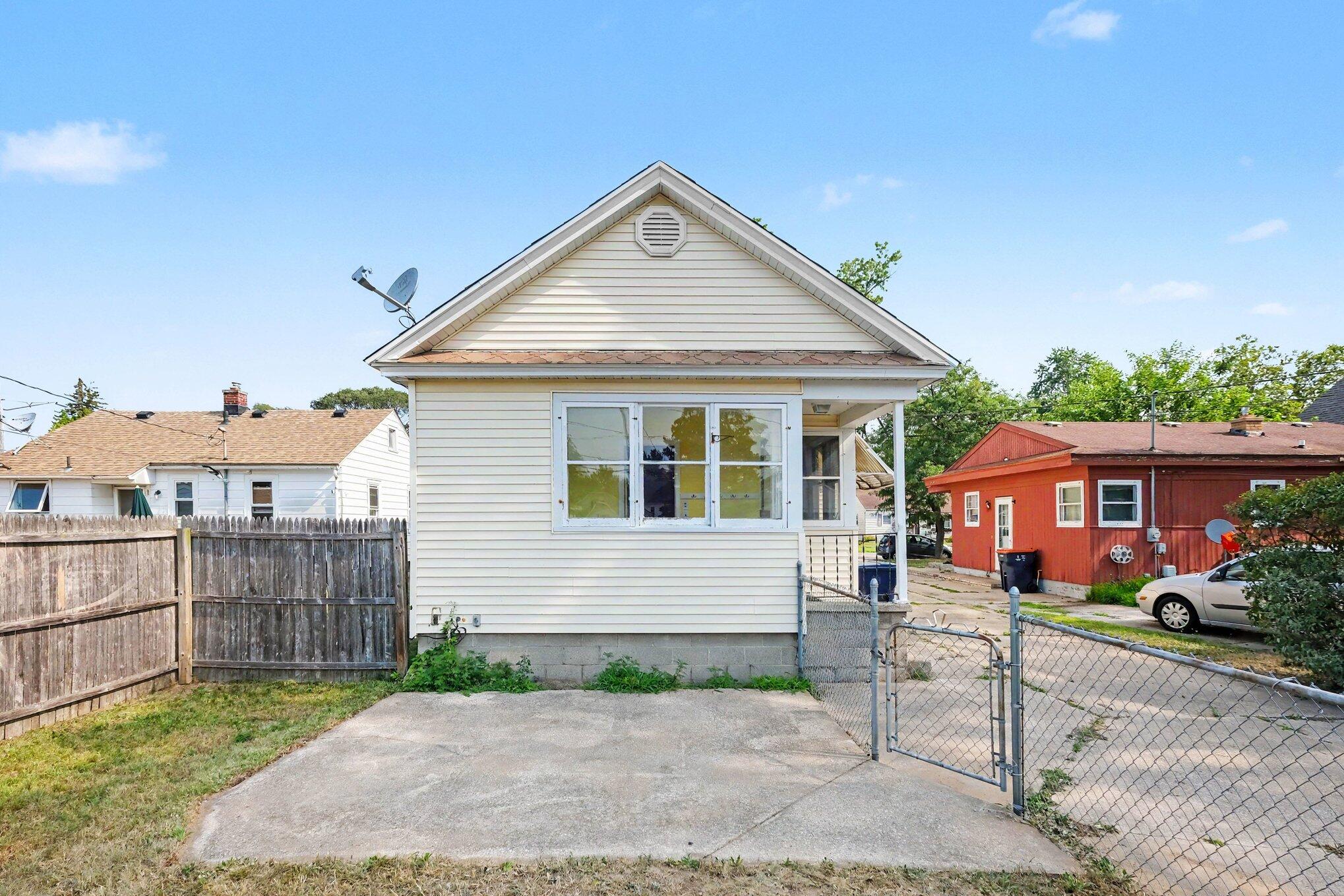 360 W 18th Street Holland MI 49423