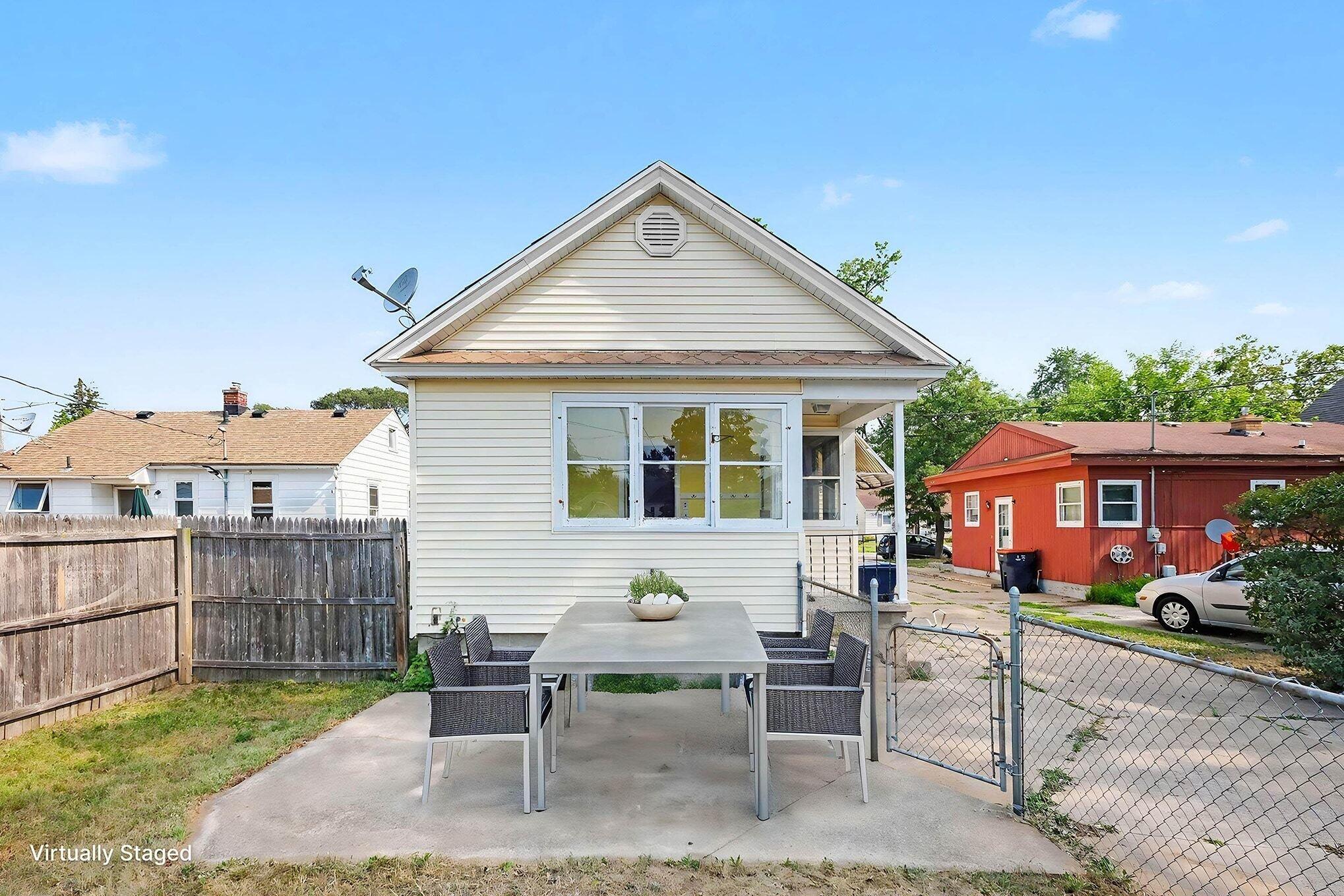 360 W 18th Street Holland MI 49423