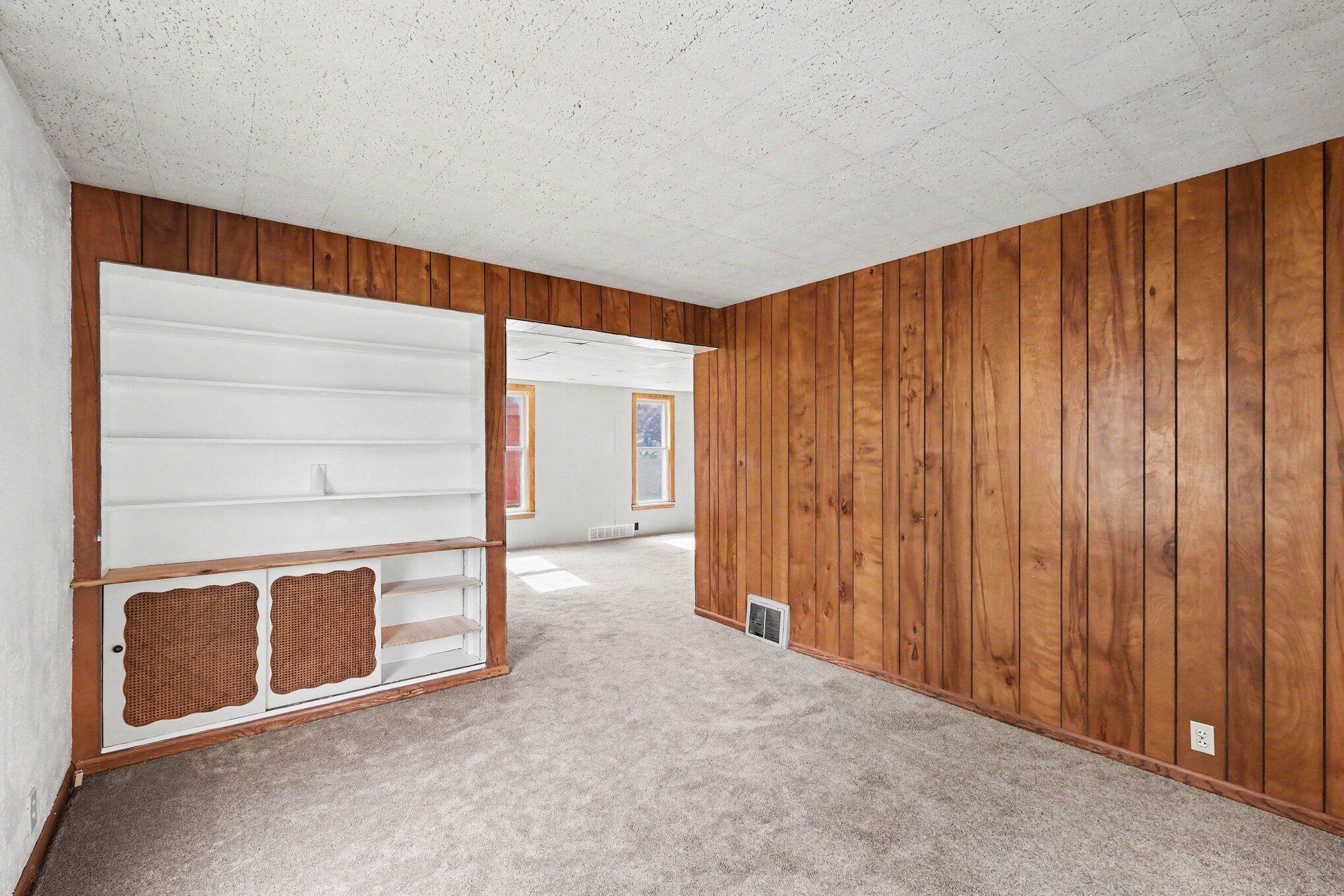 360 W 18th Street Holland MI 49423