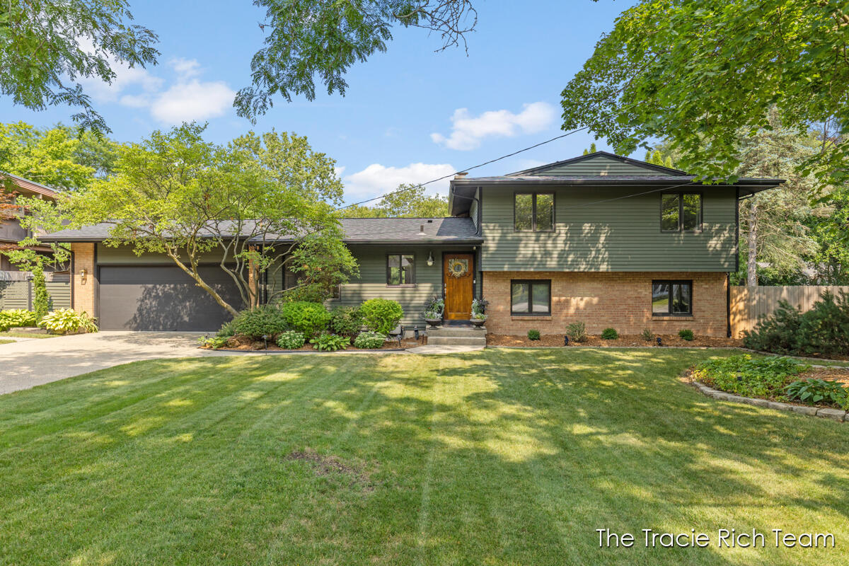 2184 Woodcliff Avenue SE Grand Rapids MI 49546
