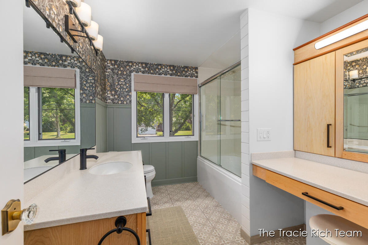 2184 Woodcliff Avenue SE Grand Rapids MI 49546