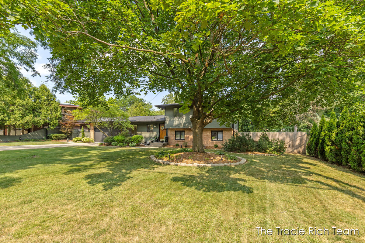 2184 Woodcliff Avenue SE Grand Rapids MI 49546