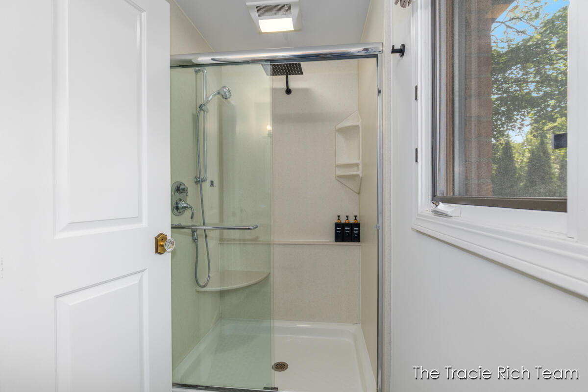 2184 Woodcliff Avenue SE Grand Rapids MI 49546