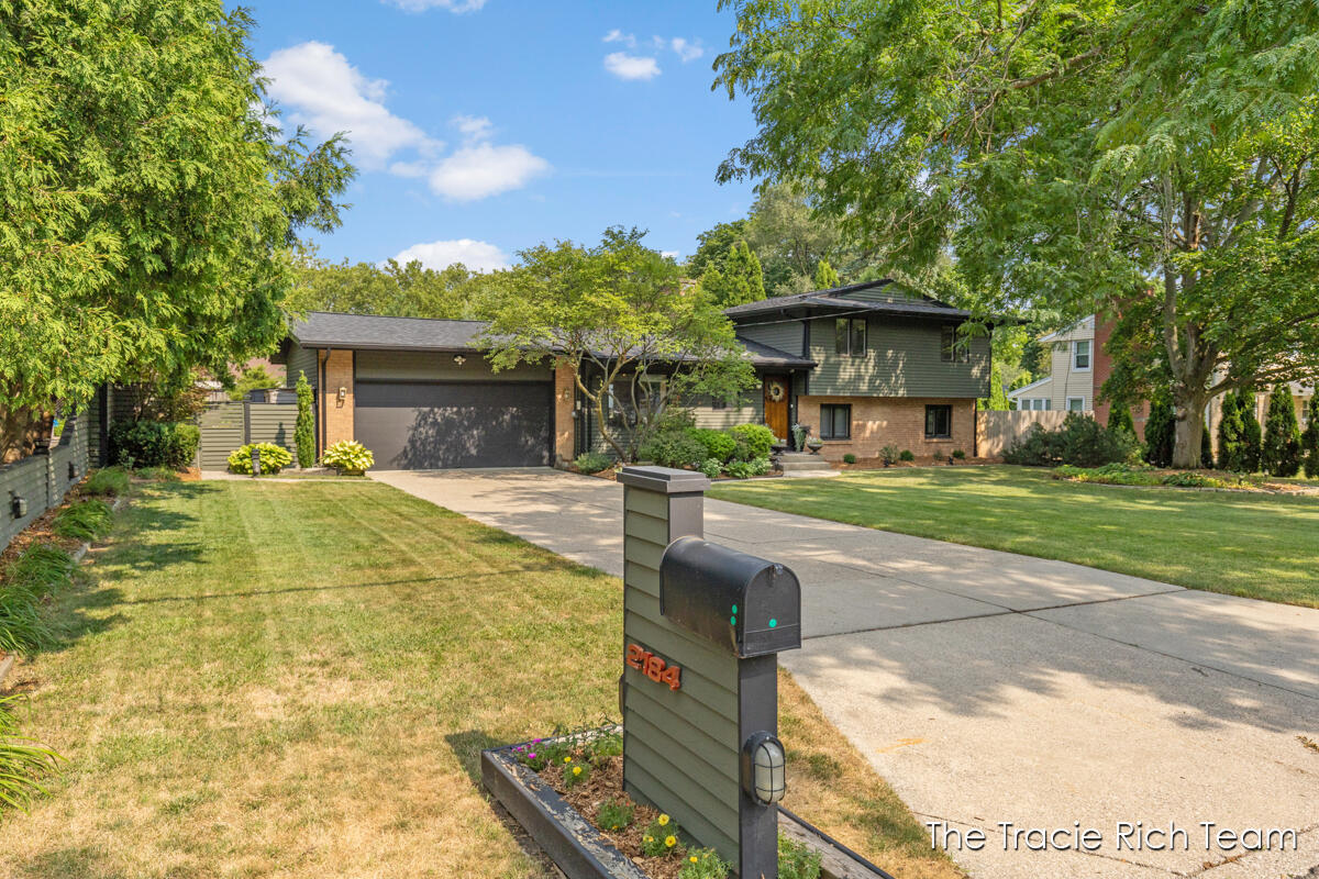 2184 Woodcliff Avenue SE Grand Rapids MI 49546