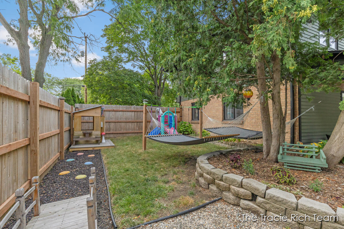 2184 Woodcliff Avenue SE Grand Rapids MI 49546