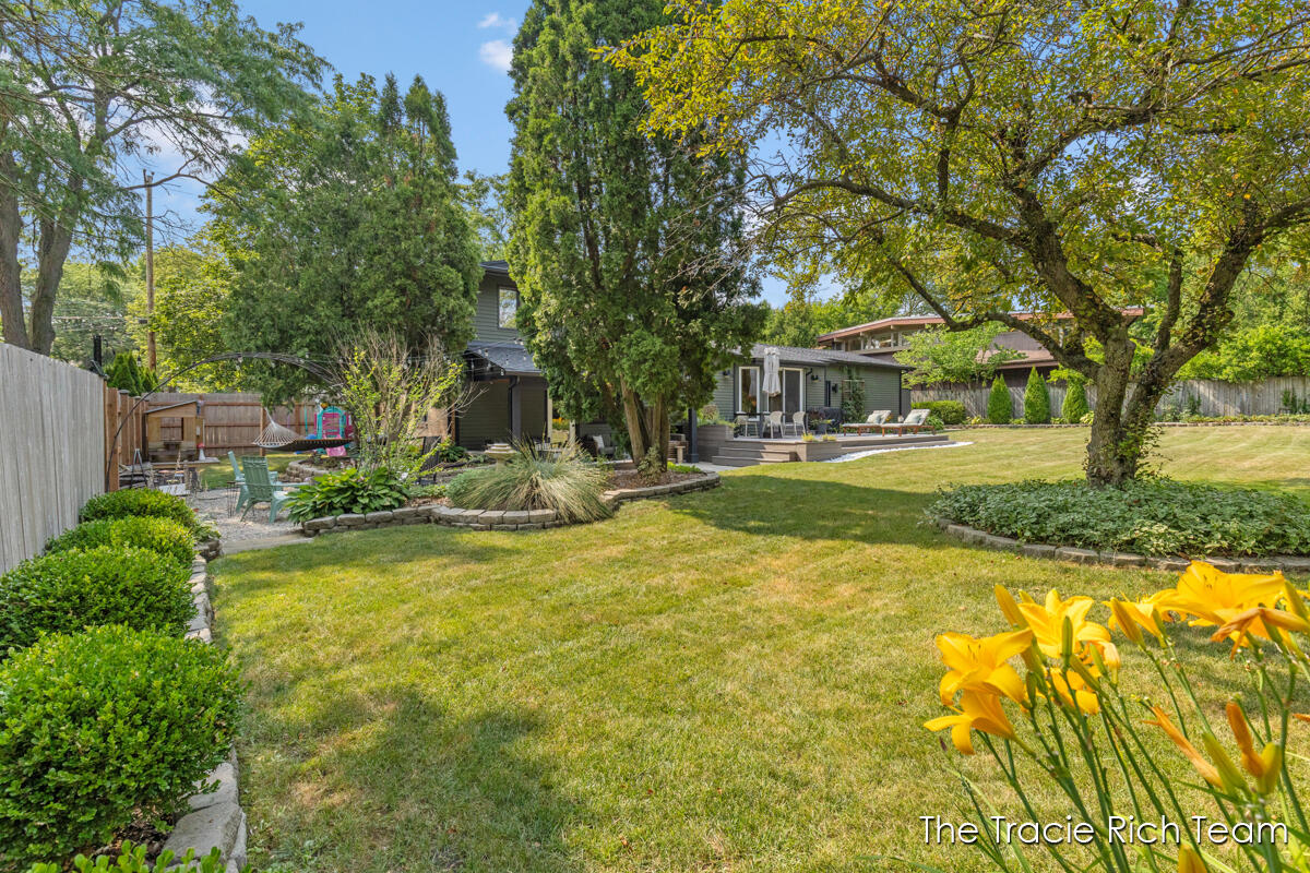 2184 Woodcliff Avenue SE Grand Rapids MI 49546