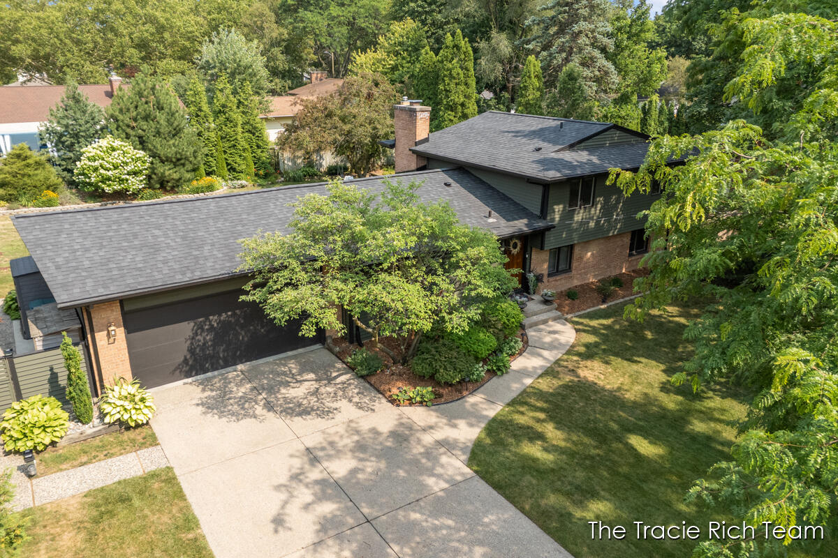 2184 Woodcliff Avenue SE Grand Rapids MI 49546