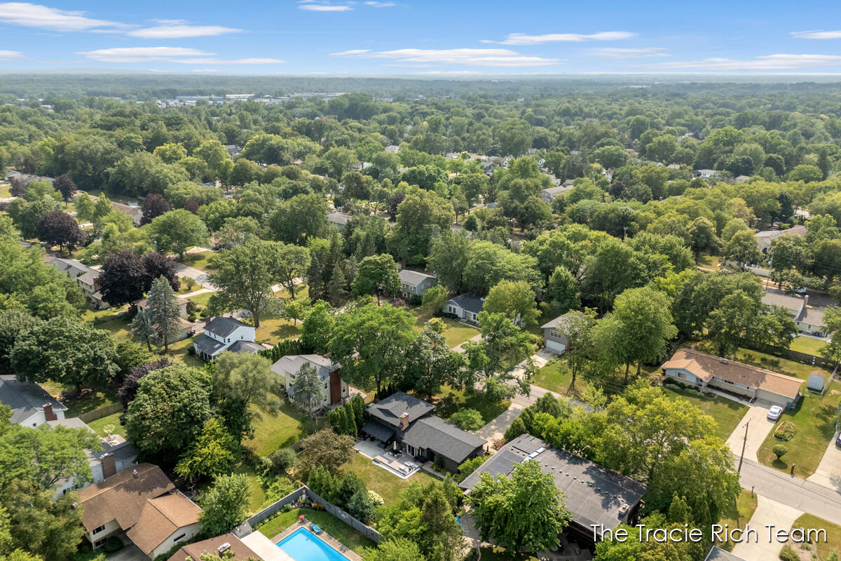 2184 Woodcliff Avenue SE Grand Rapids MI 49546