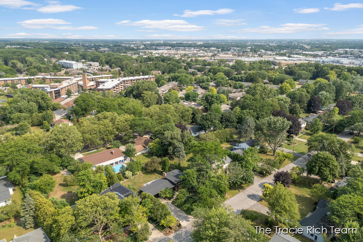 2184 Woodcliff Avenue SE Grand Rapids MI 49546