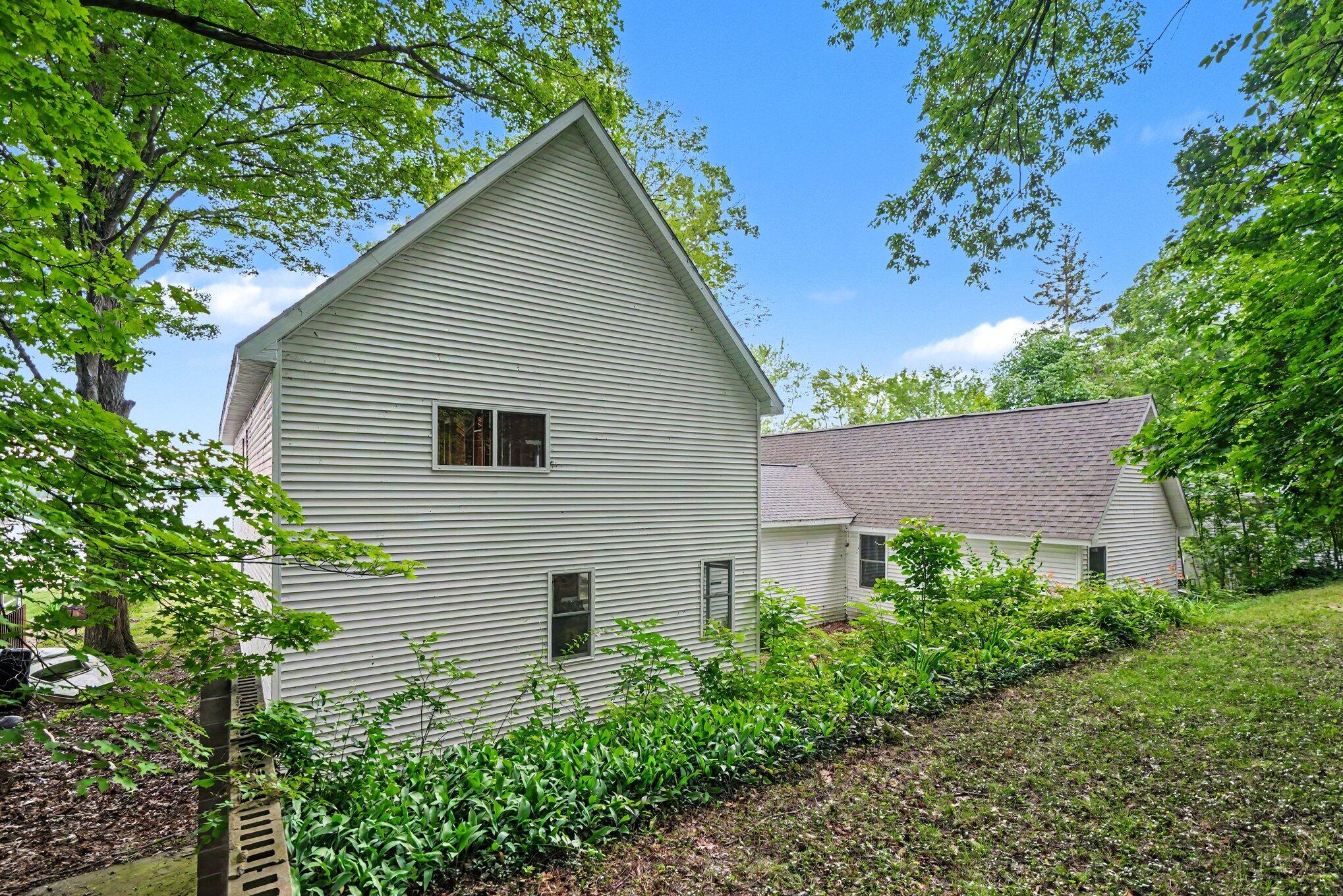 50756 Garrett Road Dowagiac MI 49047