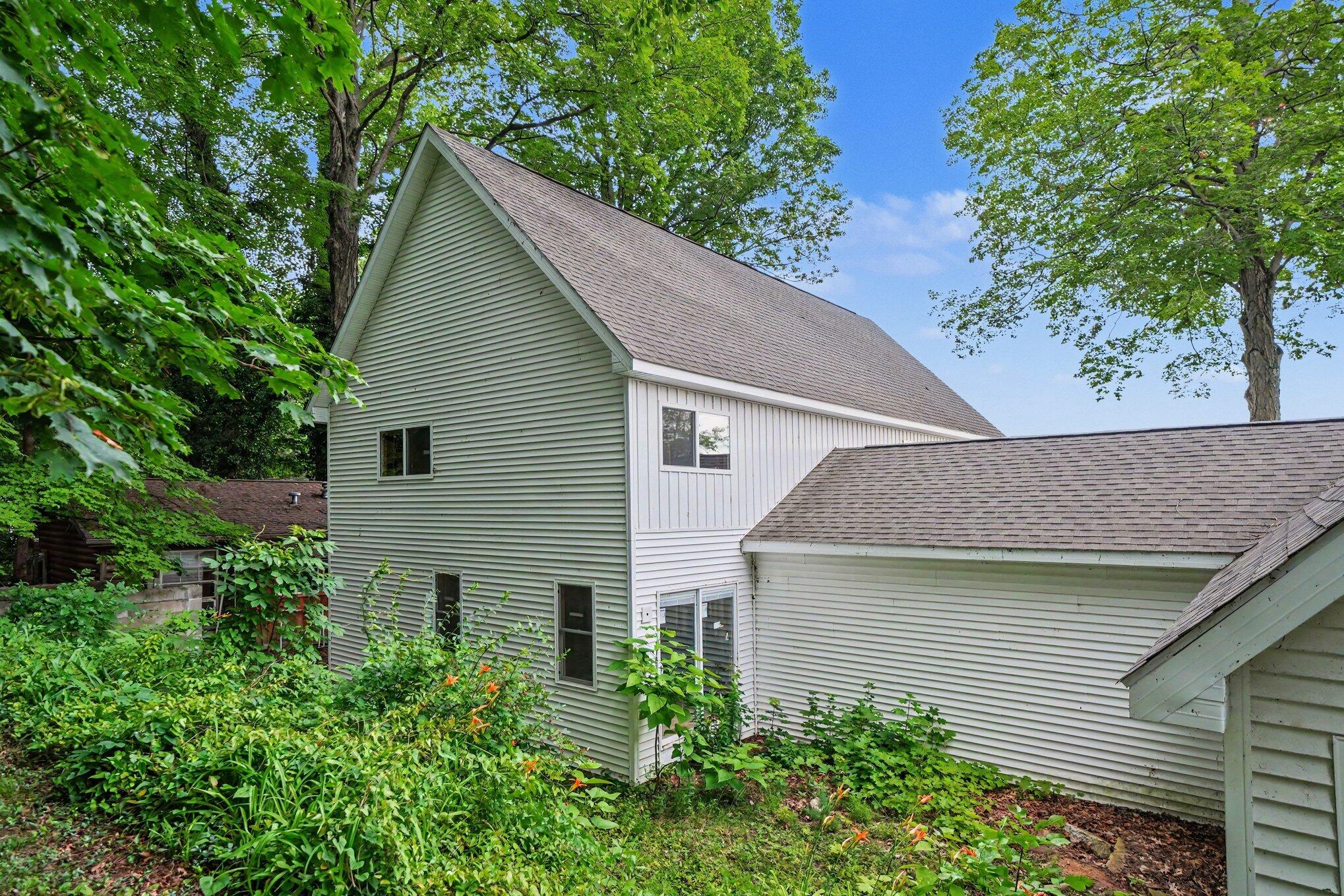 50756 Garrett Road Dowagiac MI 49047