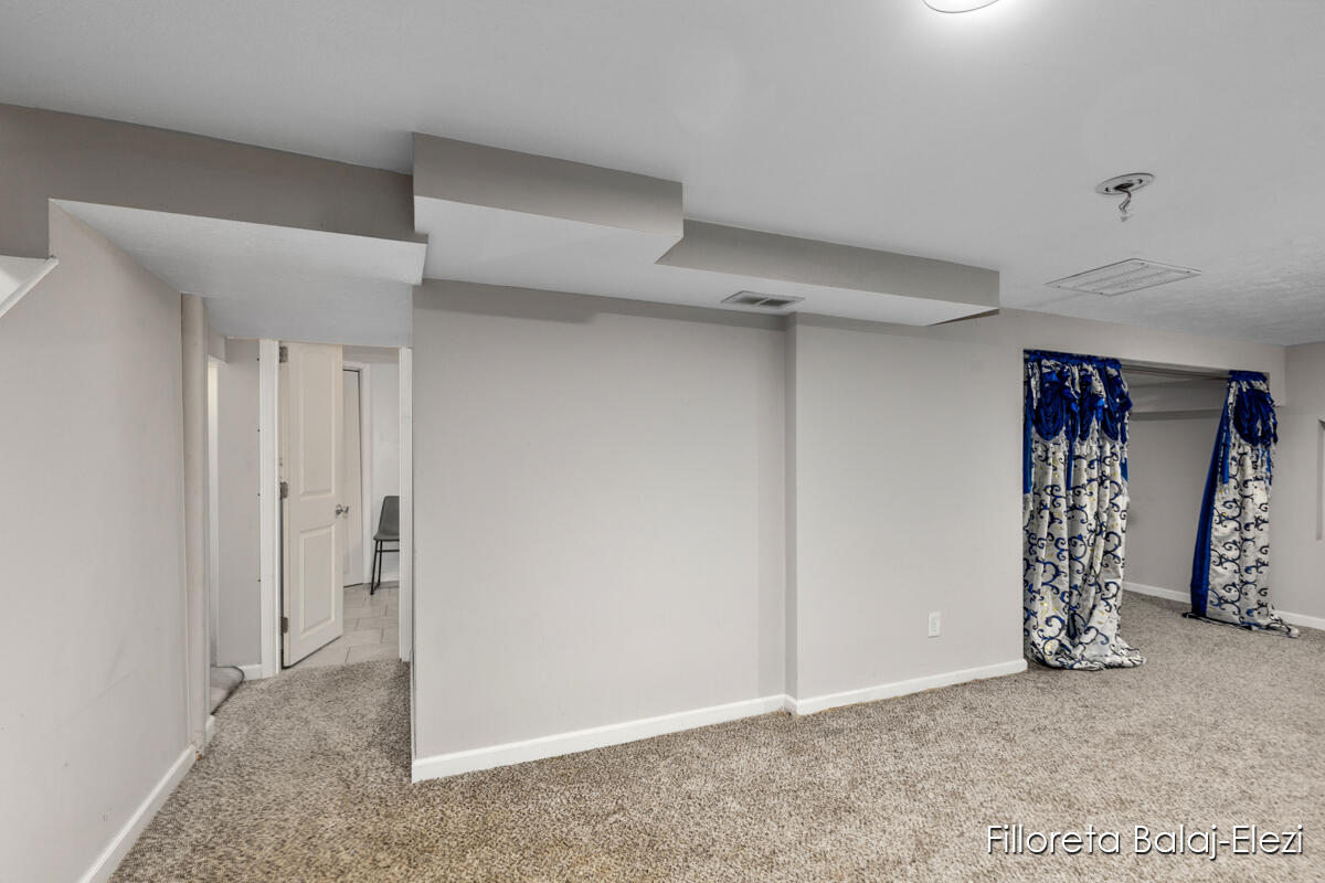 104 Colrain Street SE Grand Rapids MI 49548